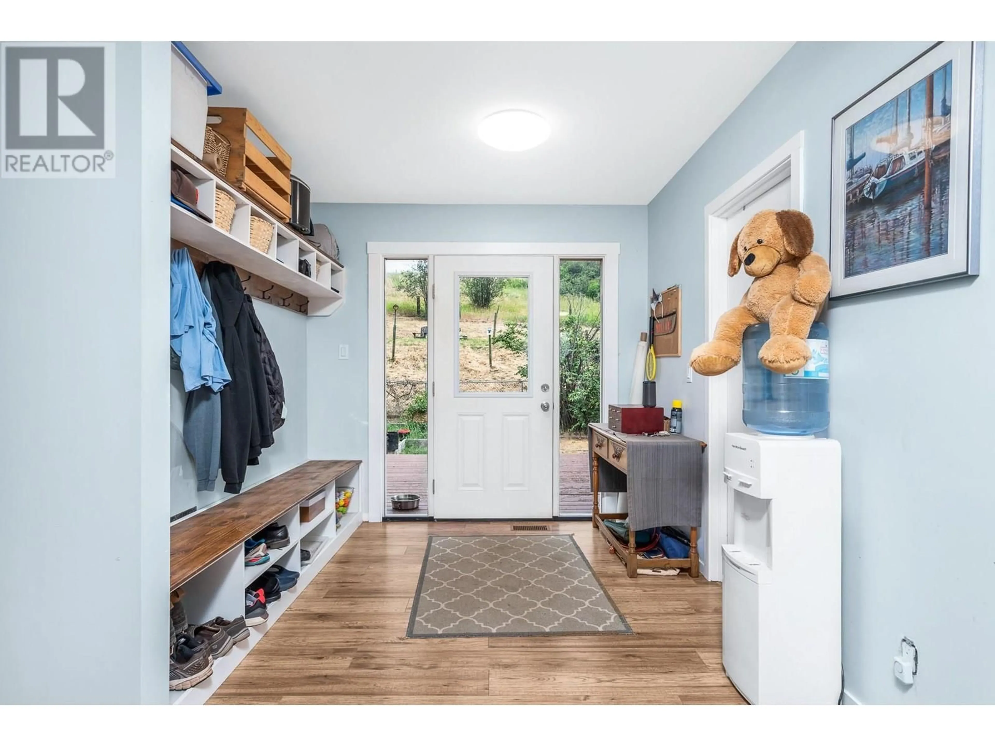 Indoor entryway for 9221 6 HIGHWAY, Coldstream British Columbia V1B3B5