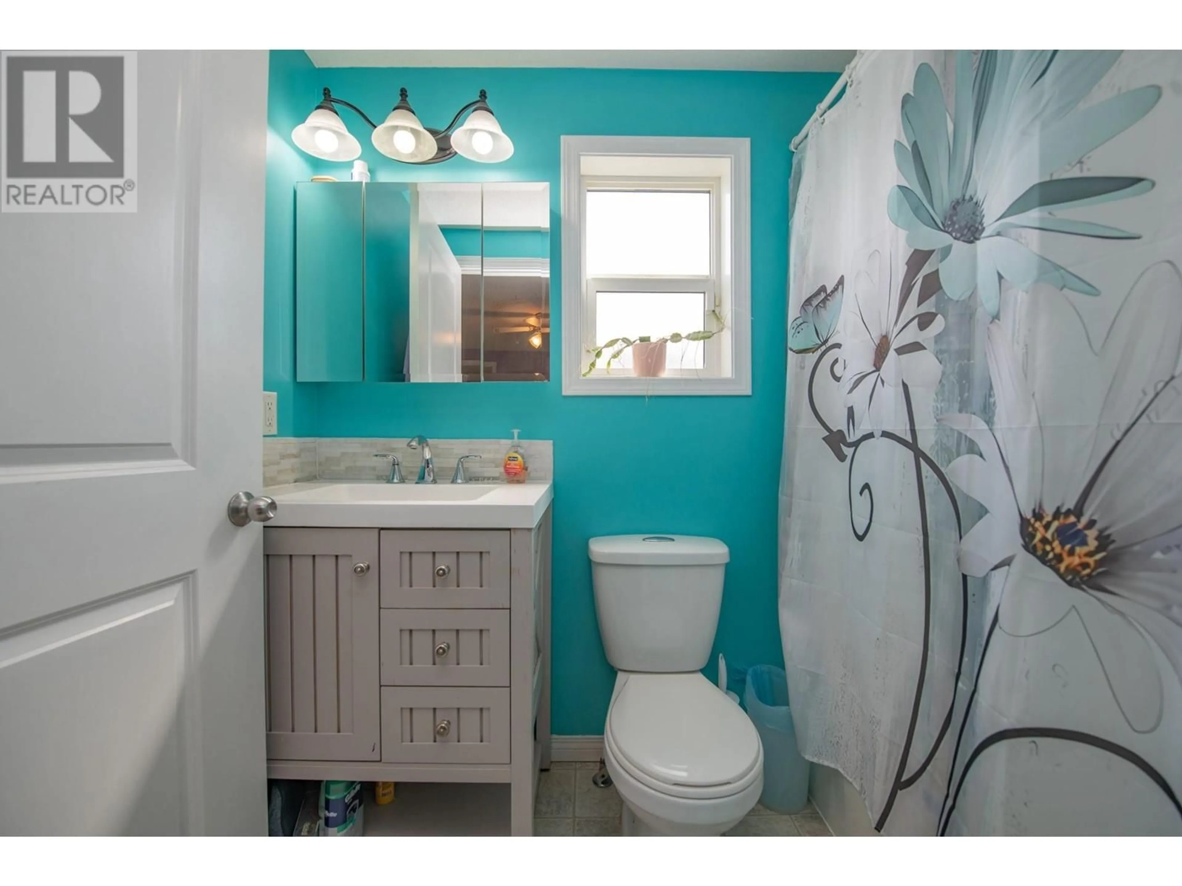 Standard bathroom, ceramic/tile floor for 1713 15 AVENUE, Vernon British Columbia V1T9R4