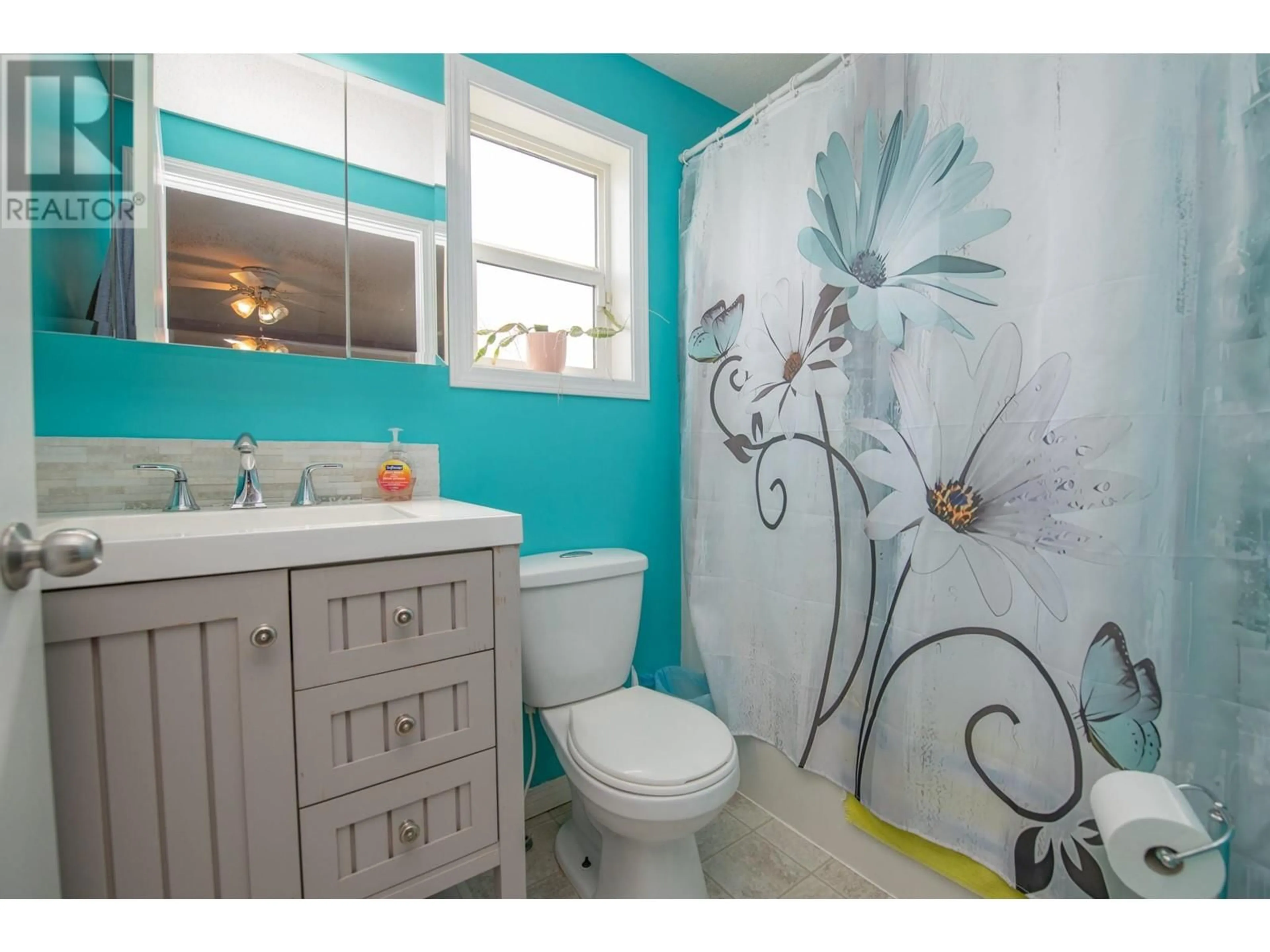 Standard bathroom, ceramic/tile floor for 1713 15 AVENUE, Vernon British Columbia V1T9R4