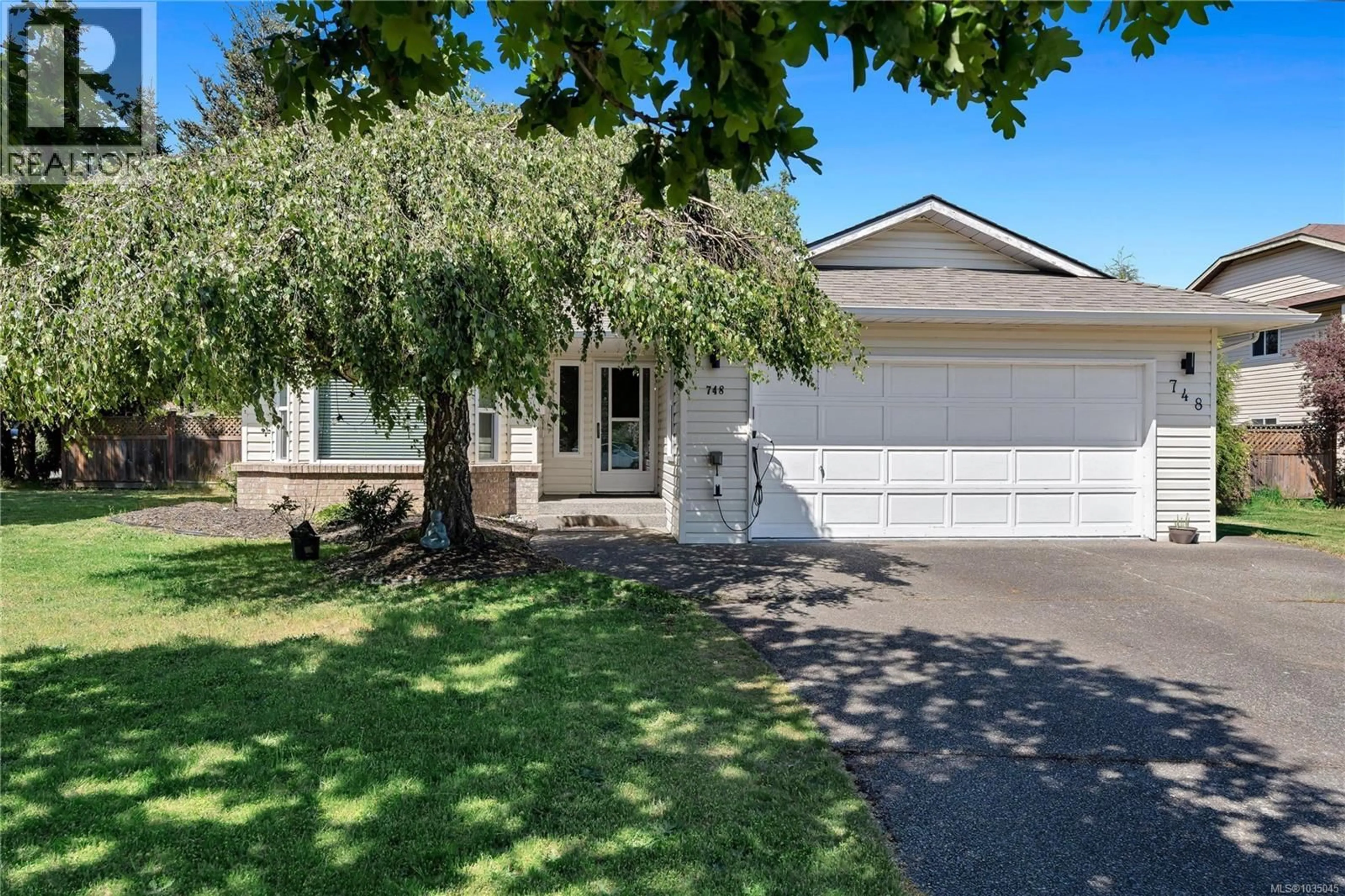 Home with vinyl exterior material, street for 748 MACAN PLACE, Colwood British Columbia V9B5P4