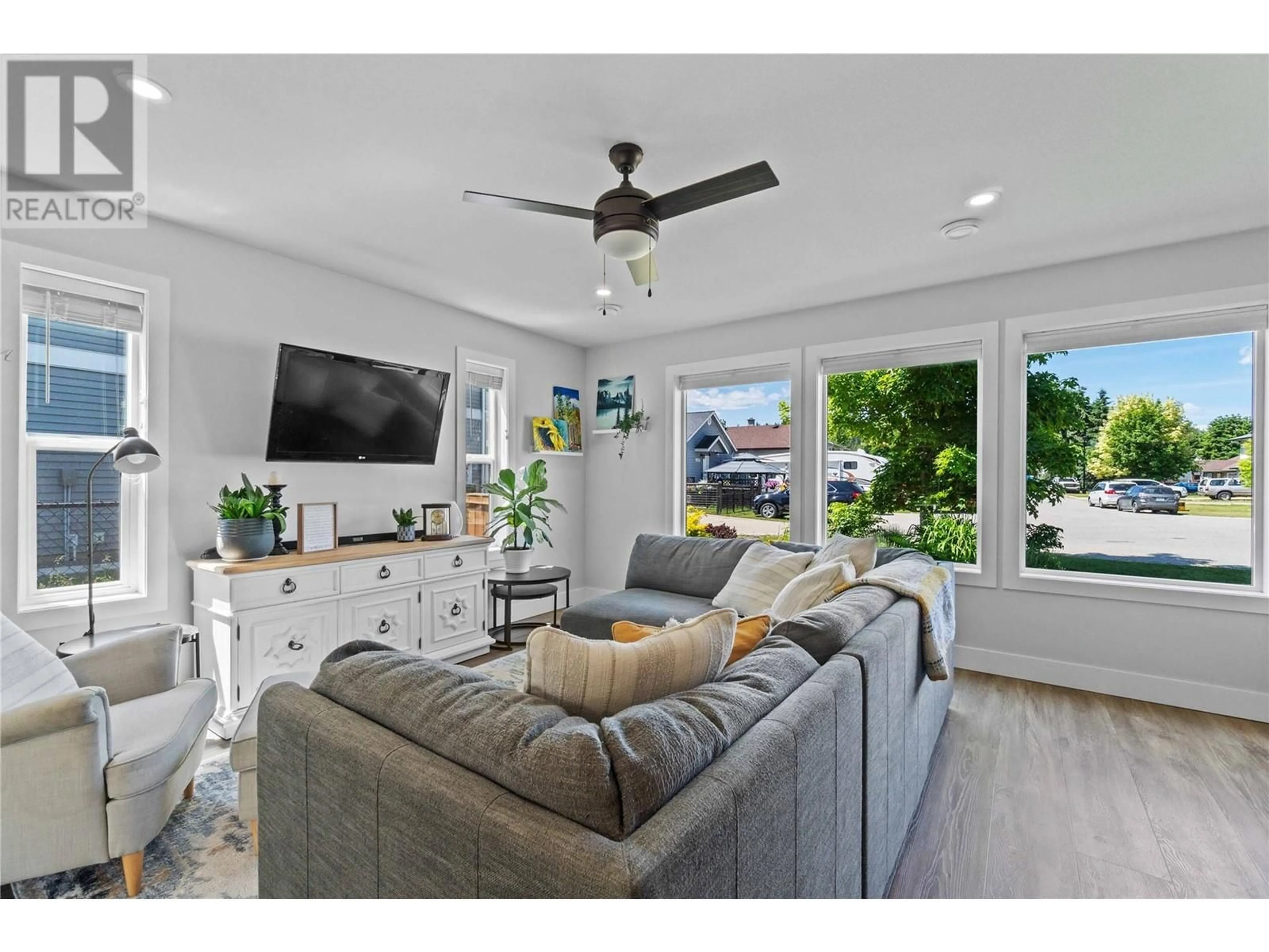 Living room with furniture, unknown for 5840 73 AVENUE NORTHEAST, Salmon Arm British Columbia V0E1K0
