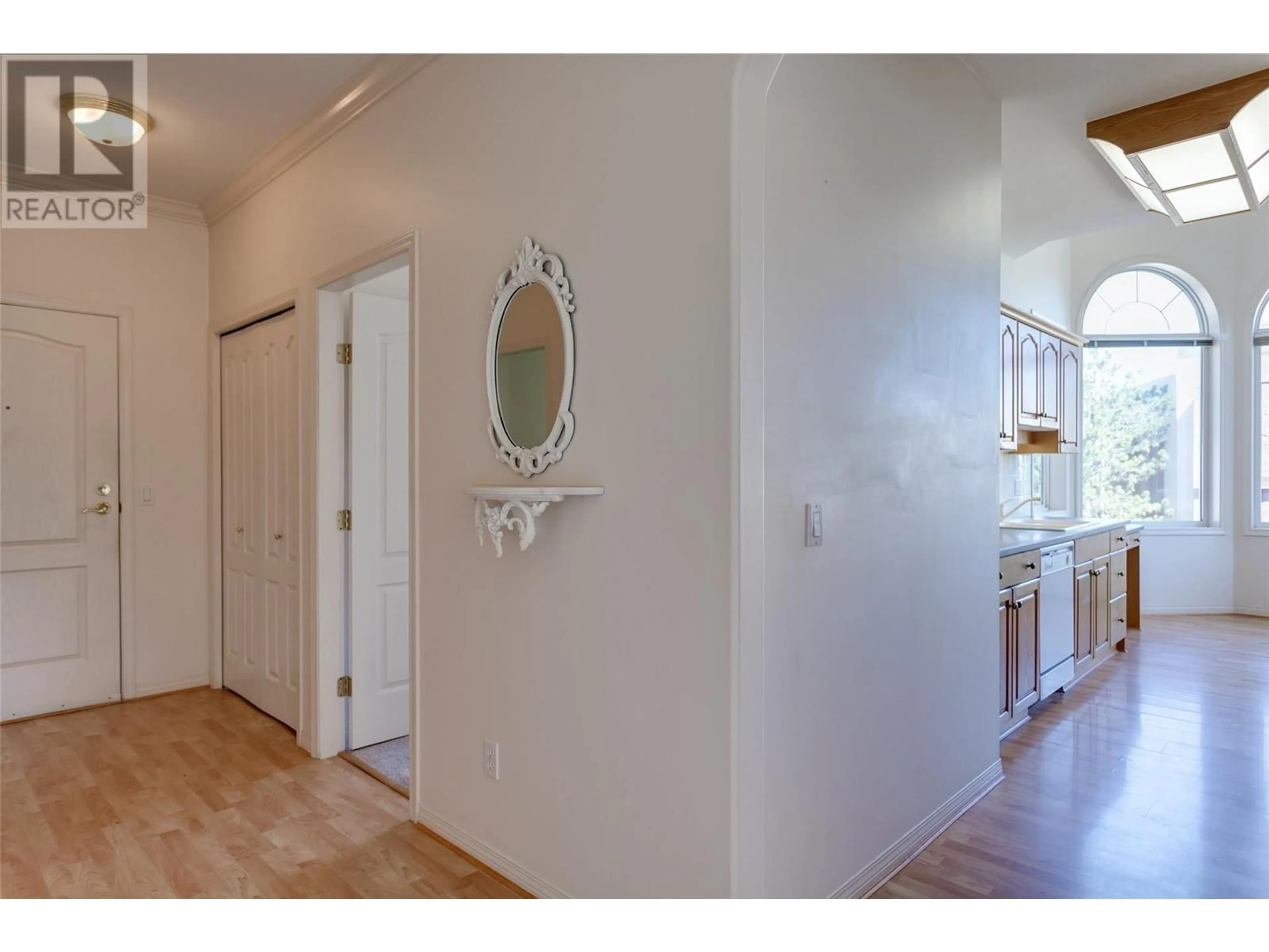 Indoor entryway for 311 - 634 LEQUIME ROAD, Kelowna British Columbia V1W1A4