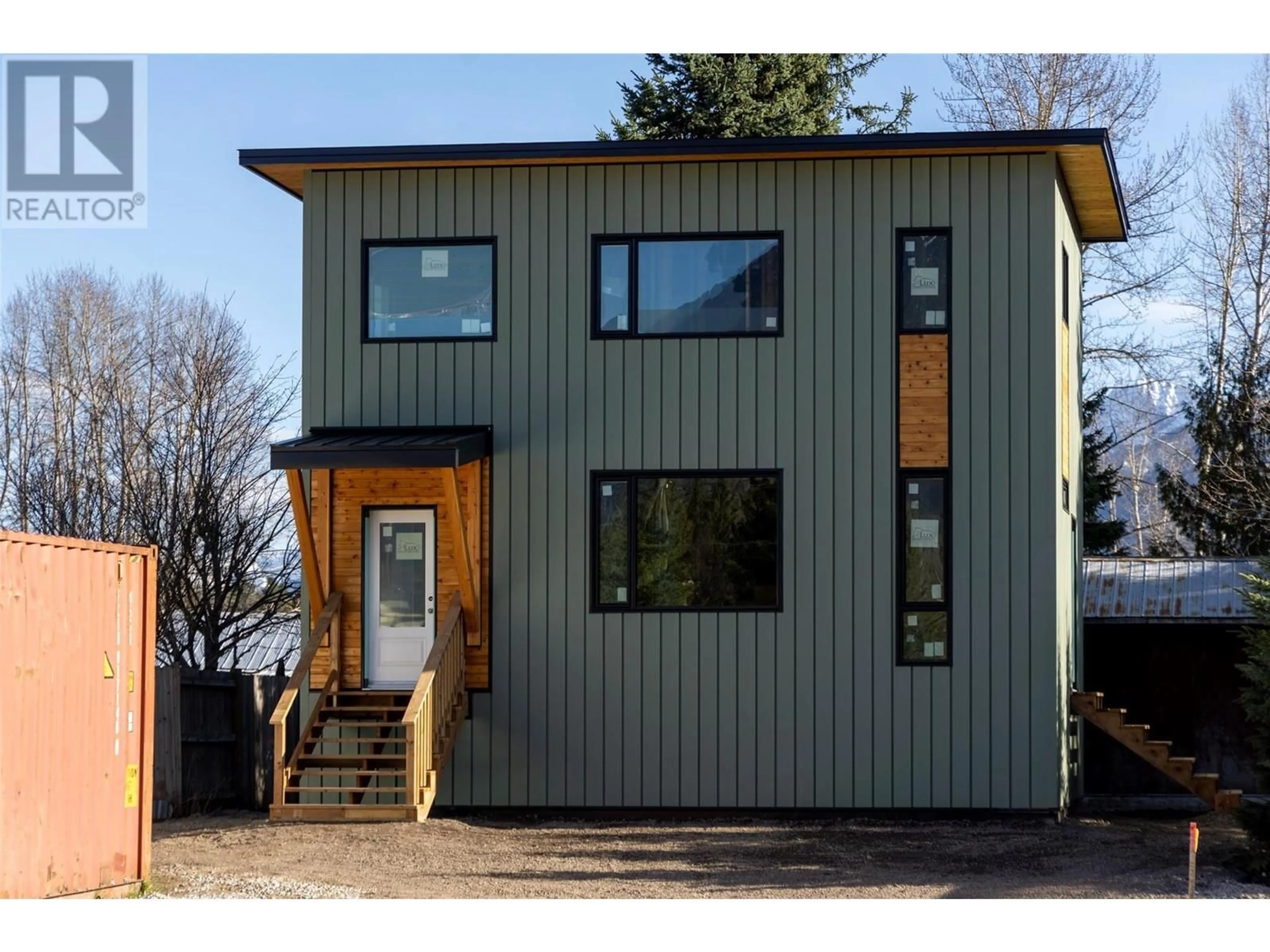 Home with vinyl exterior material, building for 1170 MCDONALD AVENUE, Fernie British Columbia V0B1M1