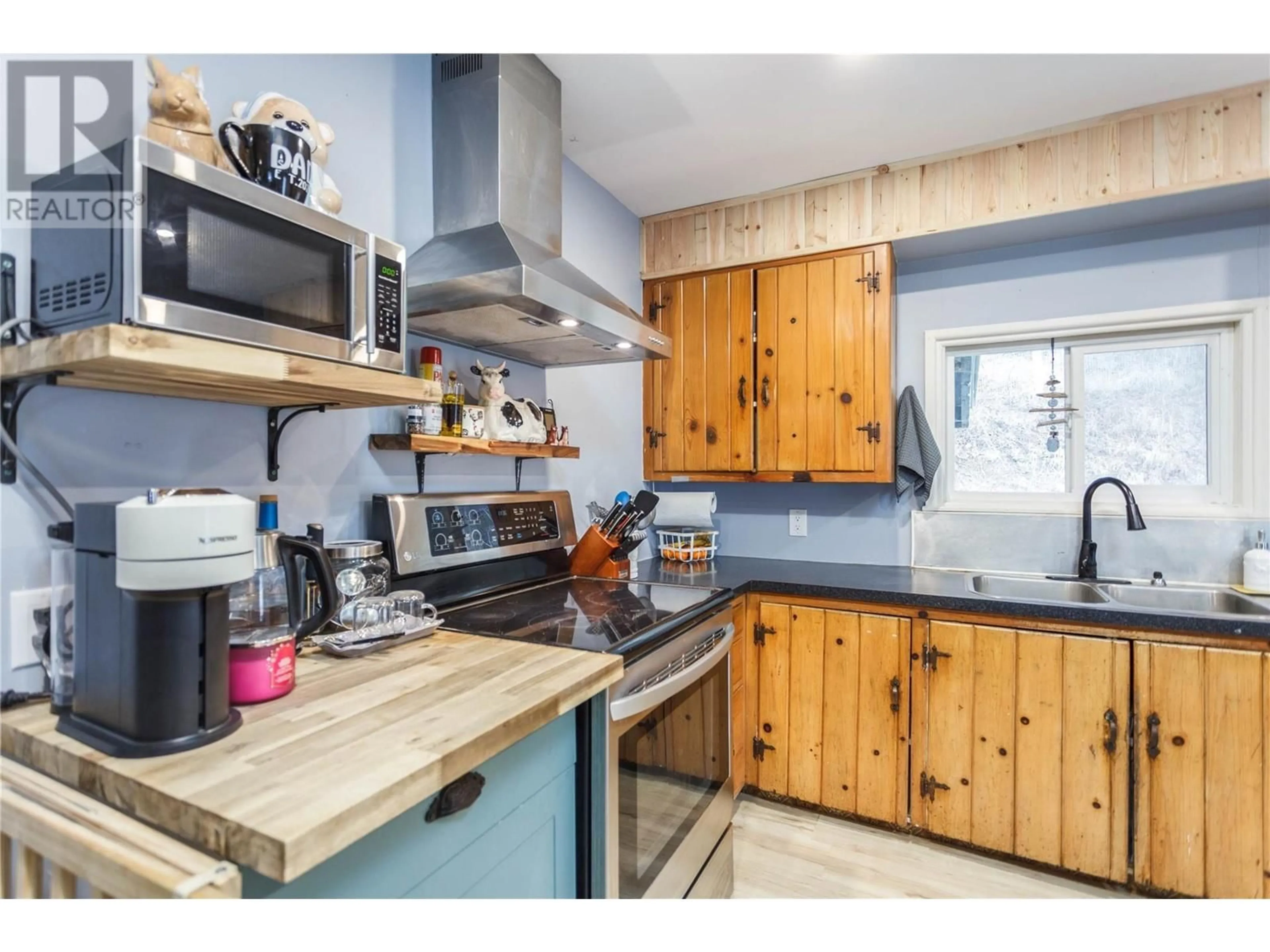 Standard kitchen, wood/laminate floor for 10 CHOUINARD ROAD, Cherryville British Columbia V0E2G3