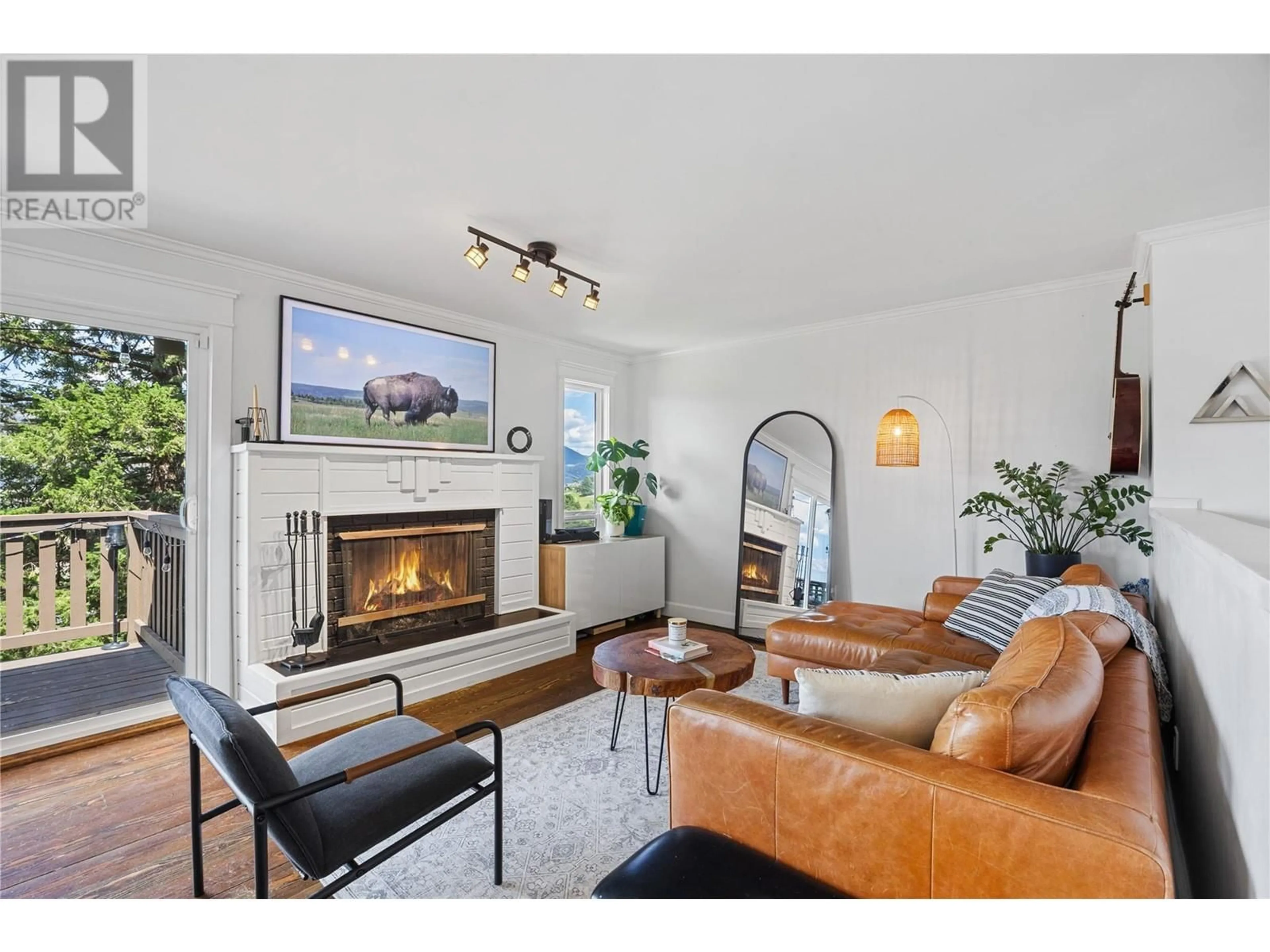 Living room with furniture, unknown for 2471 SKEENA DRIVE, Kamloops British Columbia V2E1V4