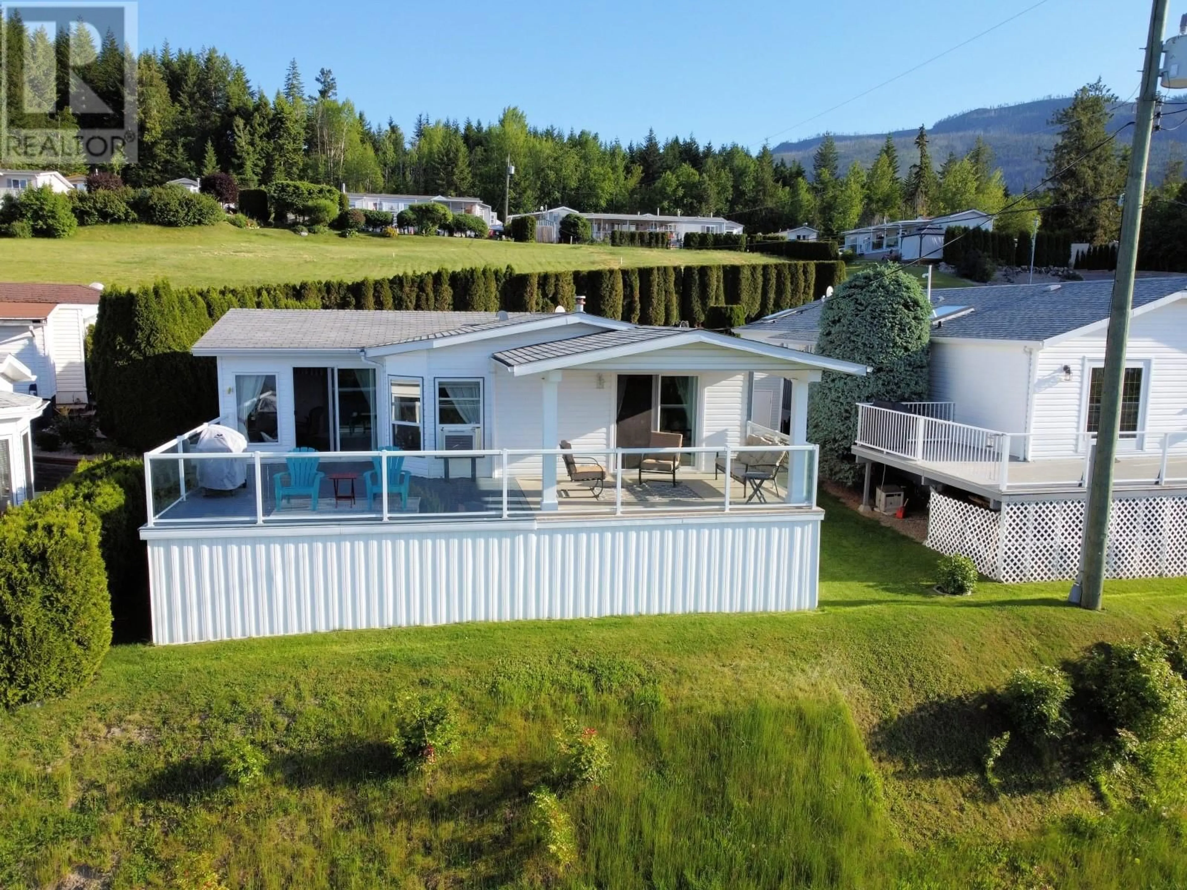 A pic from outside/outdoor area/front of a property/back of a property/a pic from drone, mountain view for 19 - 1420 TRANS CANADA HIGHWAY, Sorrento British Columbia V0E2W0