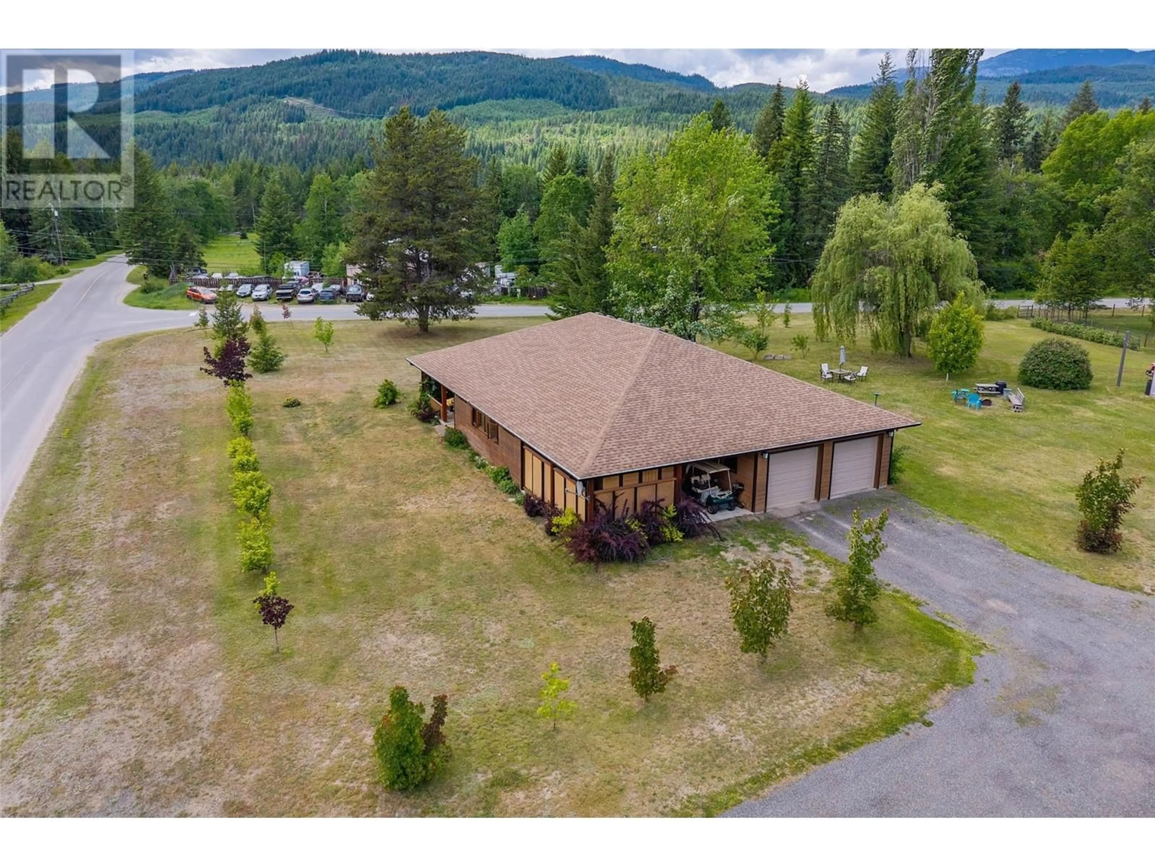 A pic from outside/outdoor area/front of a property/back of a property/a pic from drone, mountain view for 337 SUNSHINE VALLEY ROAD, Clearwater British Columbia V0E1N2