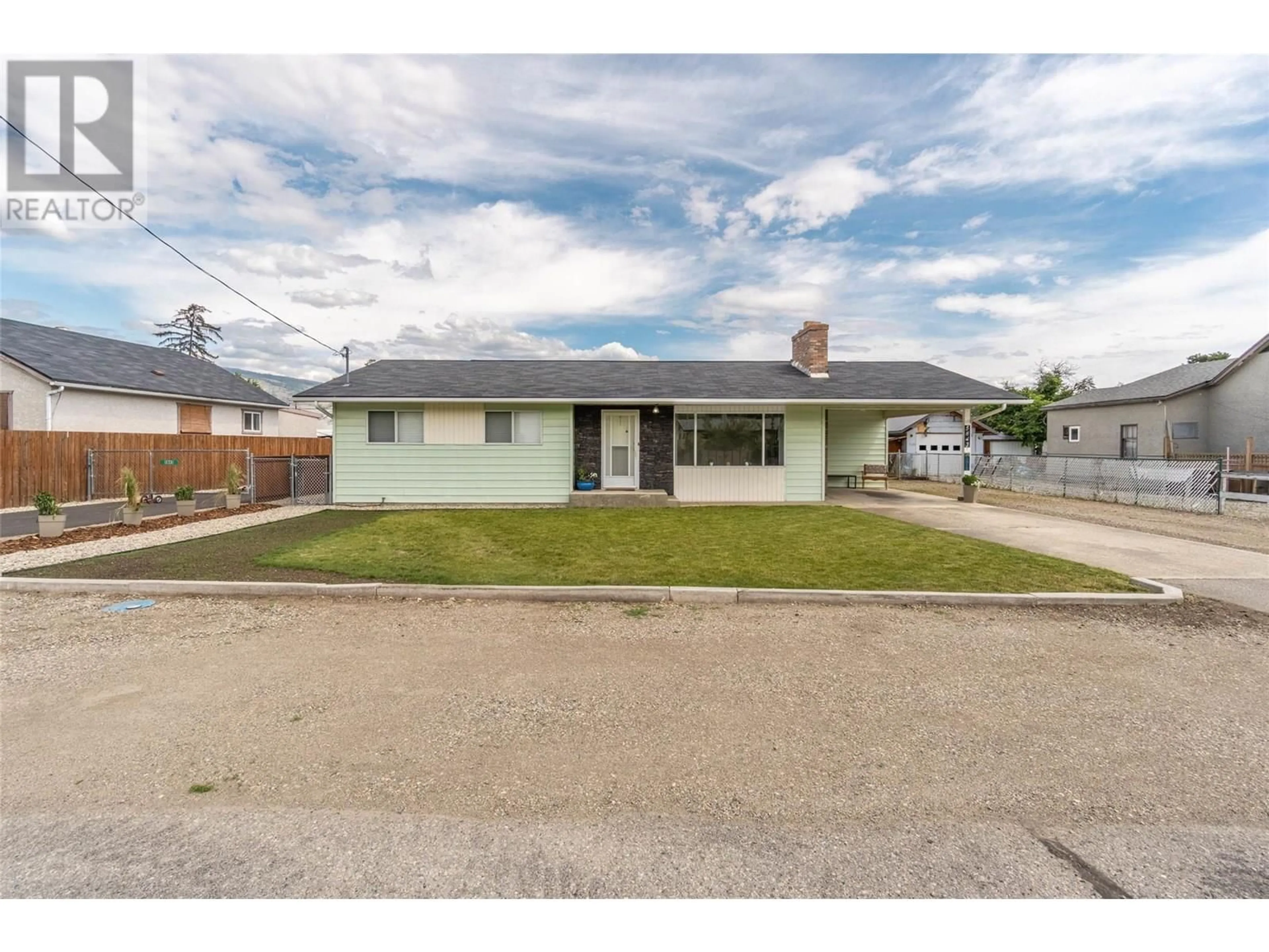 A pic from outside/outdoor area/front of a property/back of a property/a pic from drone, street for 5843 OKANAGAN STREET, Oliver British Columbia V0H1T0