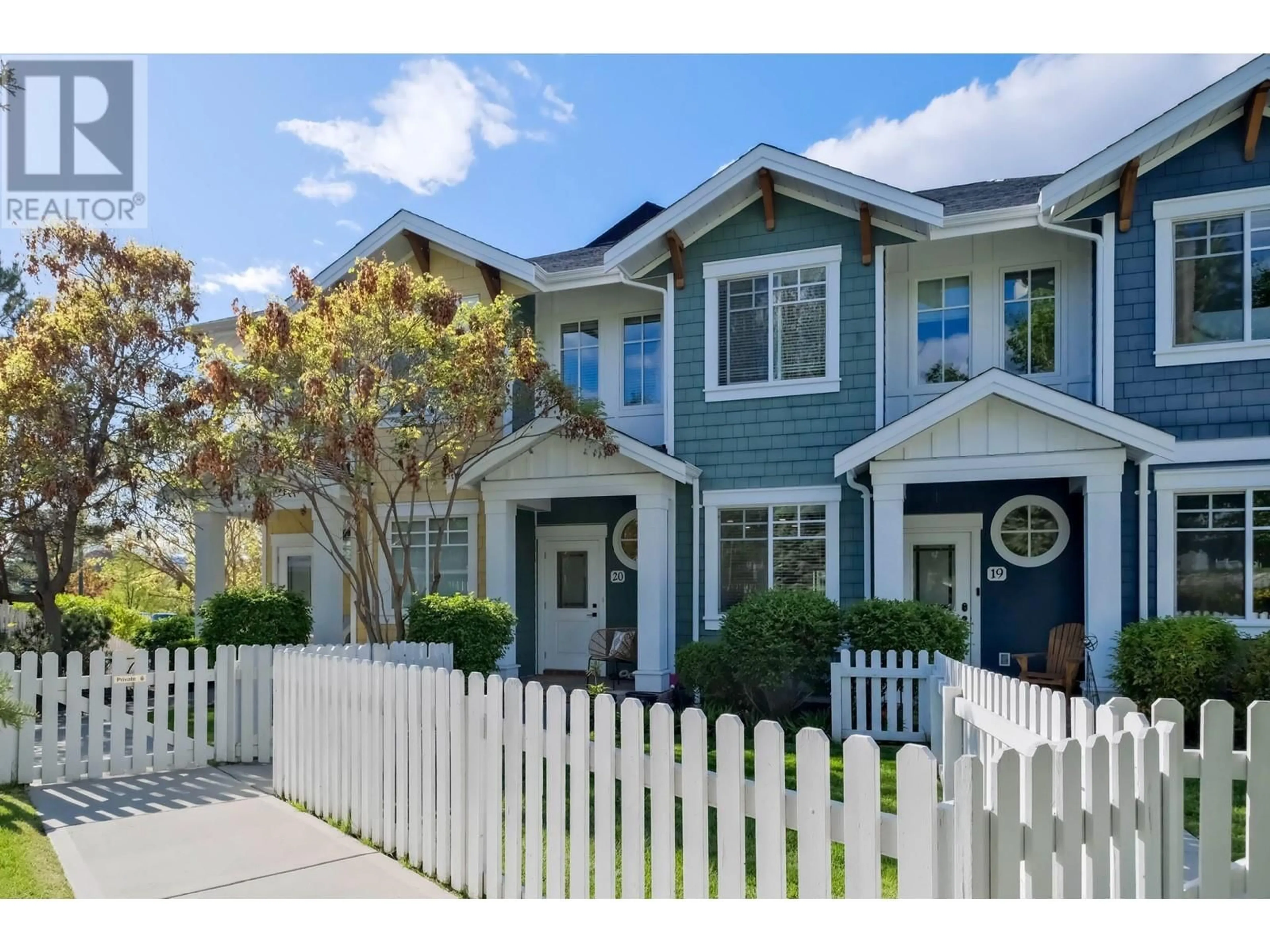 Home with vinyl exterior material, street for 20 - 433 MCCARREN AVENUE, Kelowna British Columbia V1W4T8