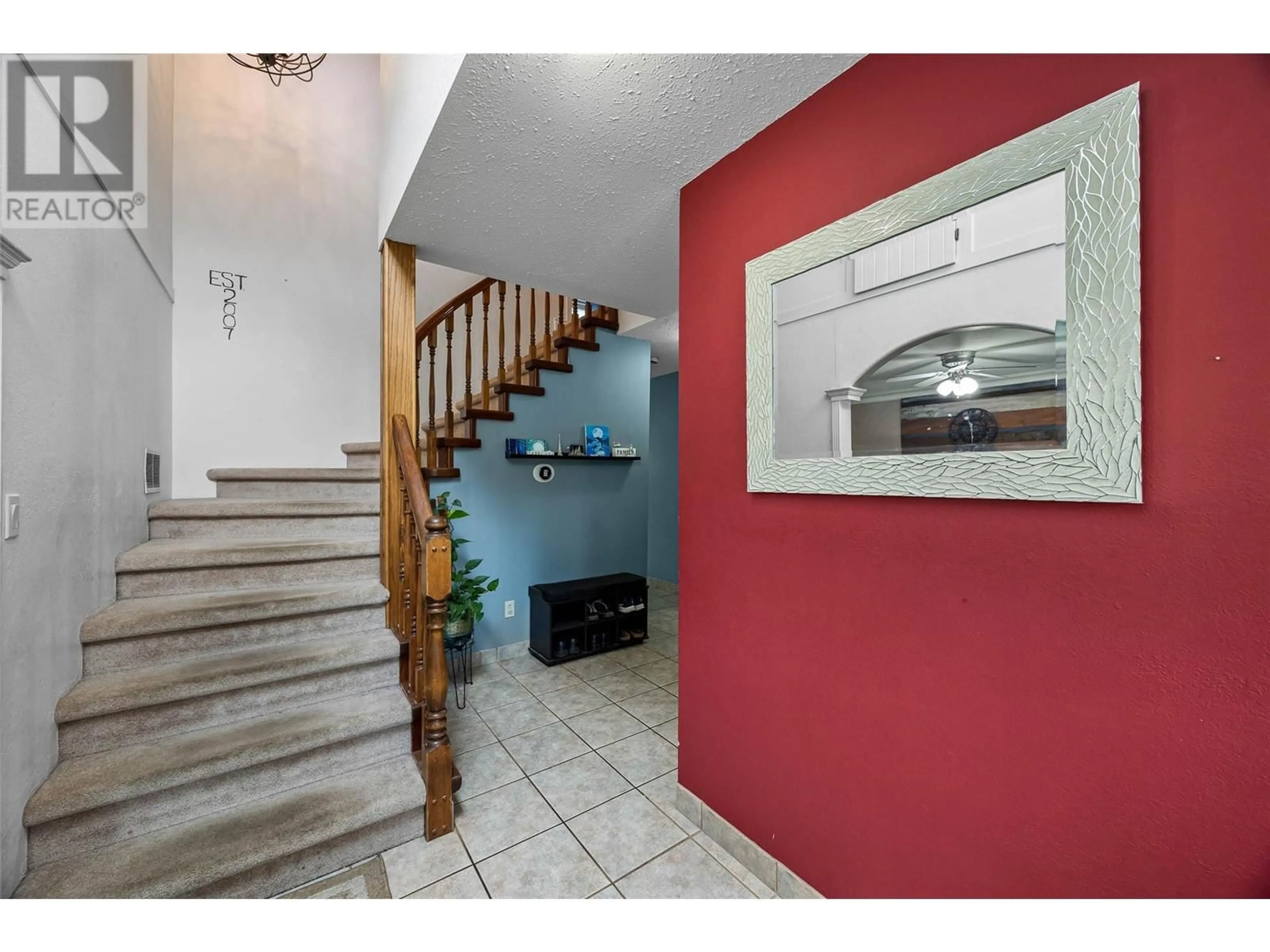 Indoor foyer for 755 ROBSON DRIVE, Kamloops British Columbia V2E2G7