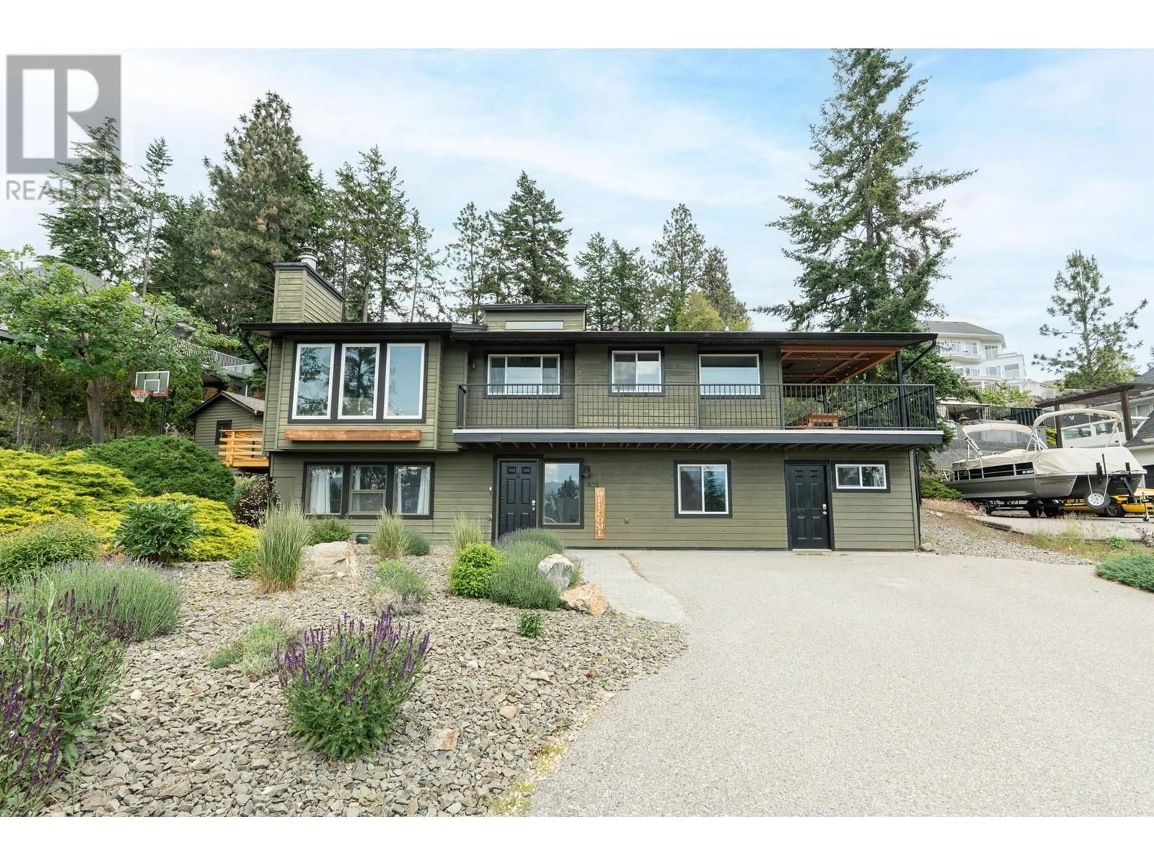 Home with vinyl exterior material, street for 1835 HORIZON DRIVE, West Kelowna British Columbia V1Z3E4