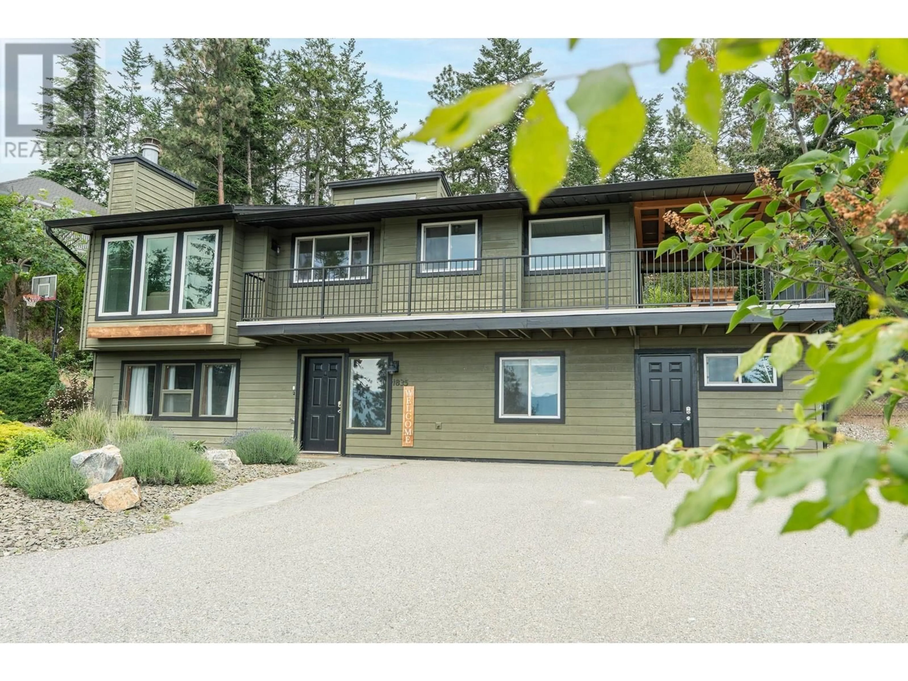 Home with vinyl exterior material, unknown for 1835 HORIZON DRIVE, West Kelowna British Columbia V1Z3E4