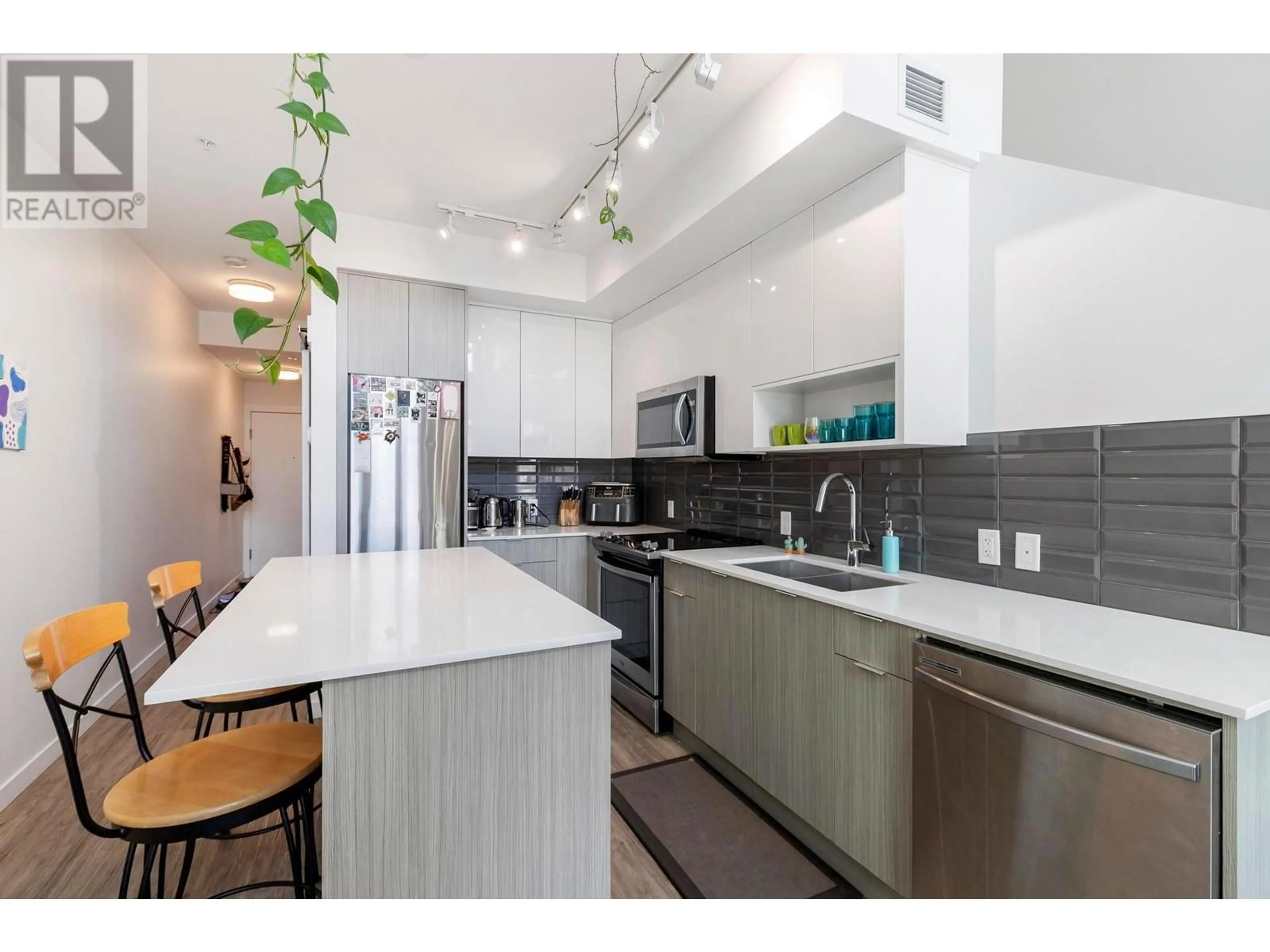 Open concept kitchen, unknown for 101 - 1775 CHAPMAN PLACE, Kelowna British Columbia V1Y0G3