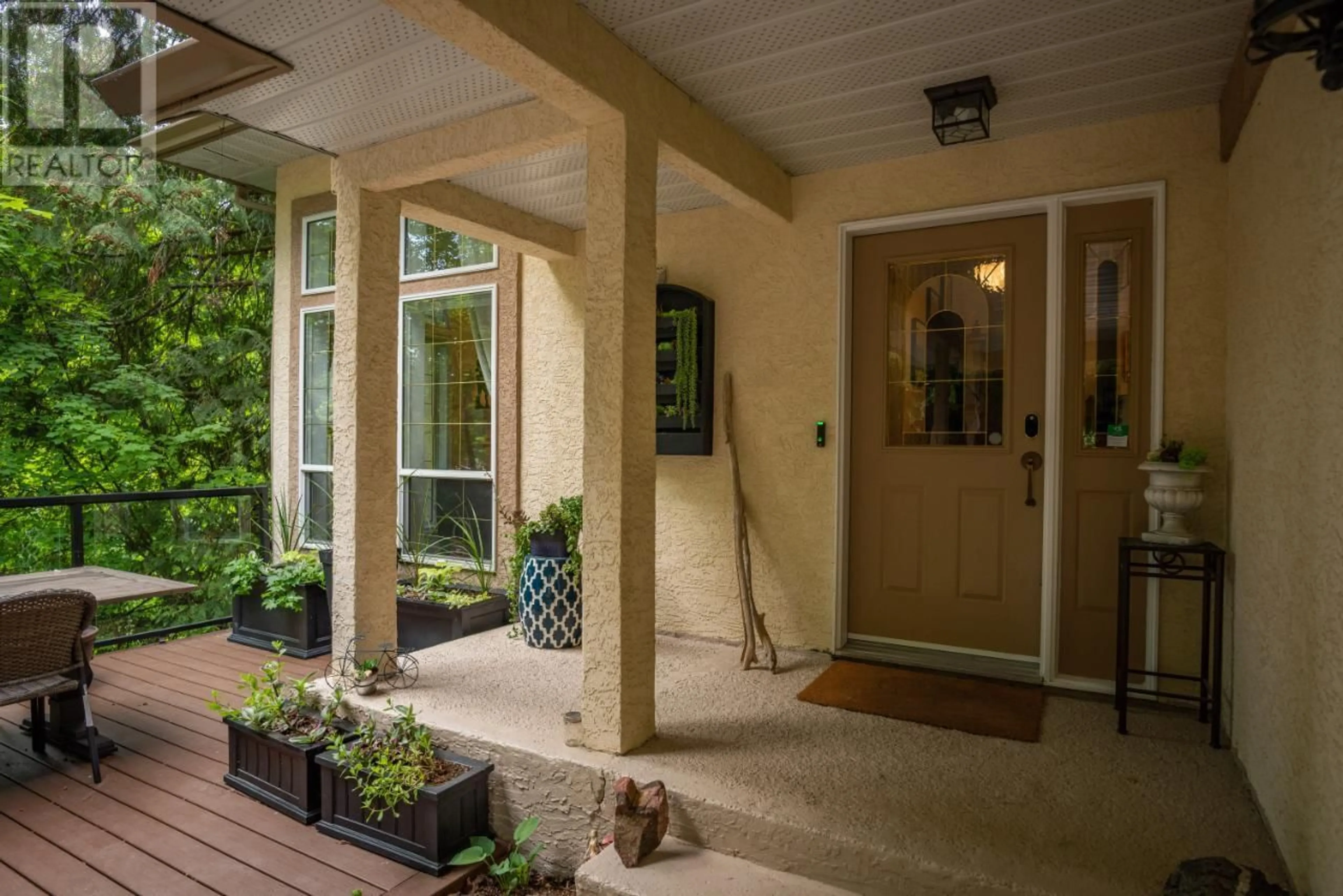 Indoor entryway for 1611 PARK STREET, Rossland British Columbia V0G1Y0