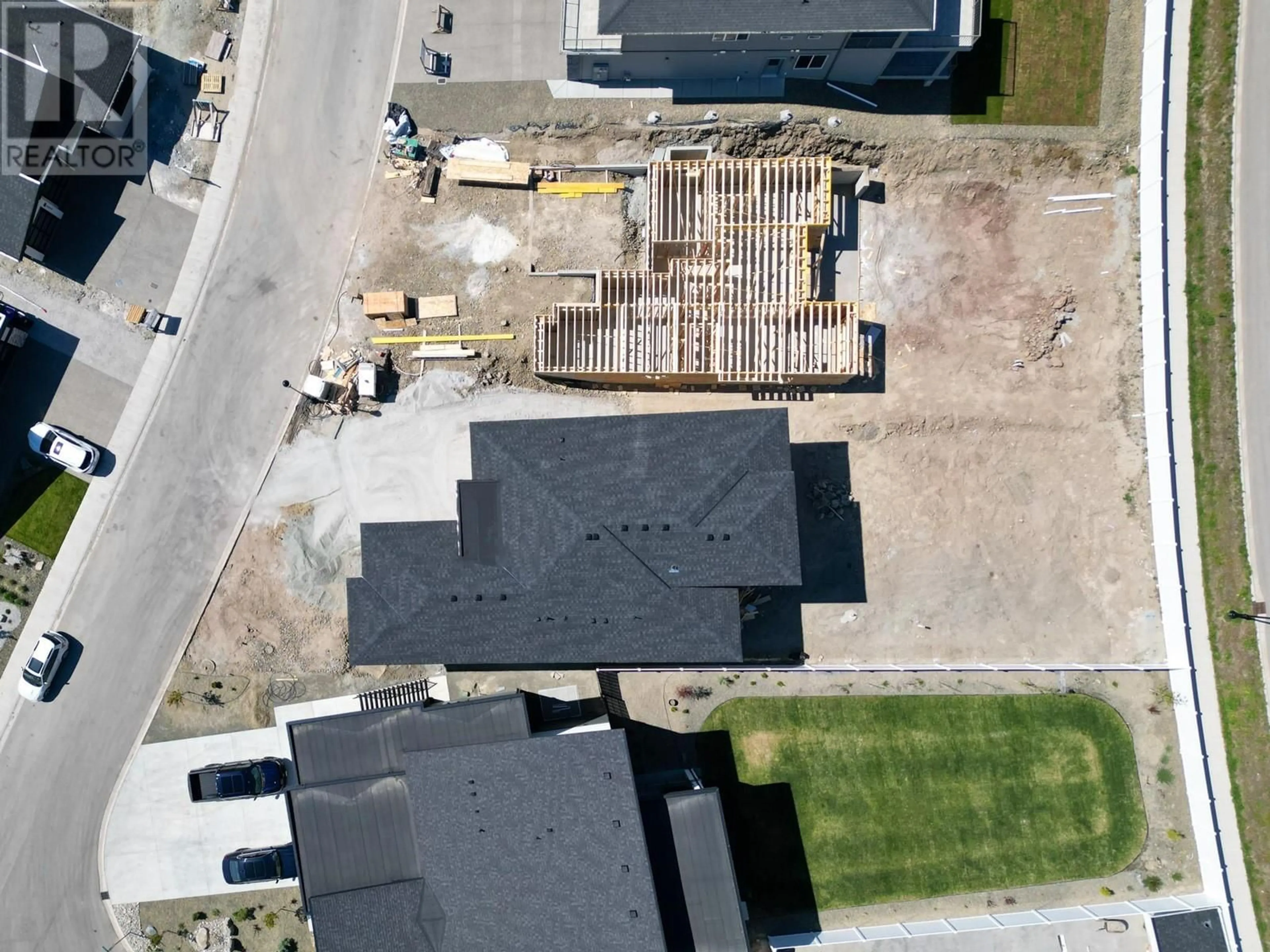 A pic from outside/outdoor area/front of a property/back of a property/a pic from drone, building for 2538 PINNACLE RIDGE DRIVE, West Kelowna British Columbia V4T0G4