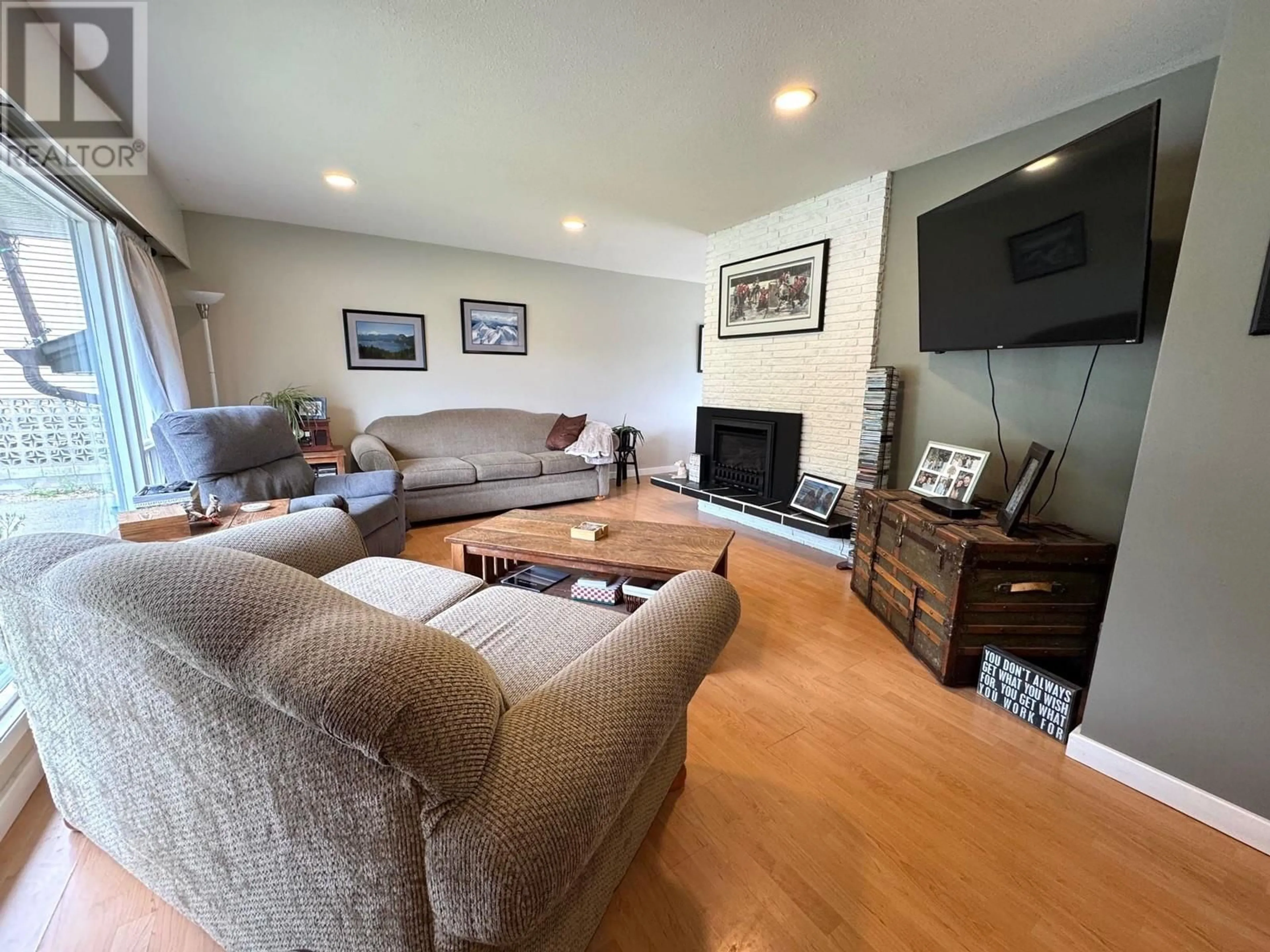 Living room with furniture, unknown for 3314 GRIMMET STREET, Merritt British Columbia V1K1J1