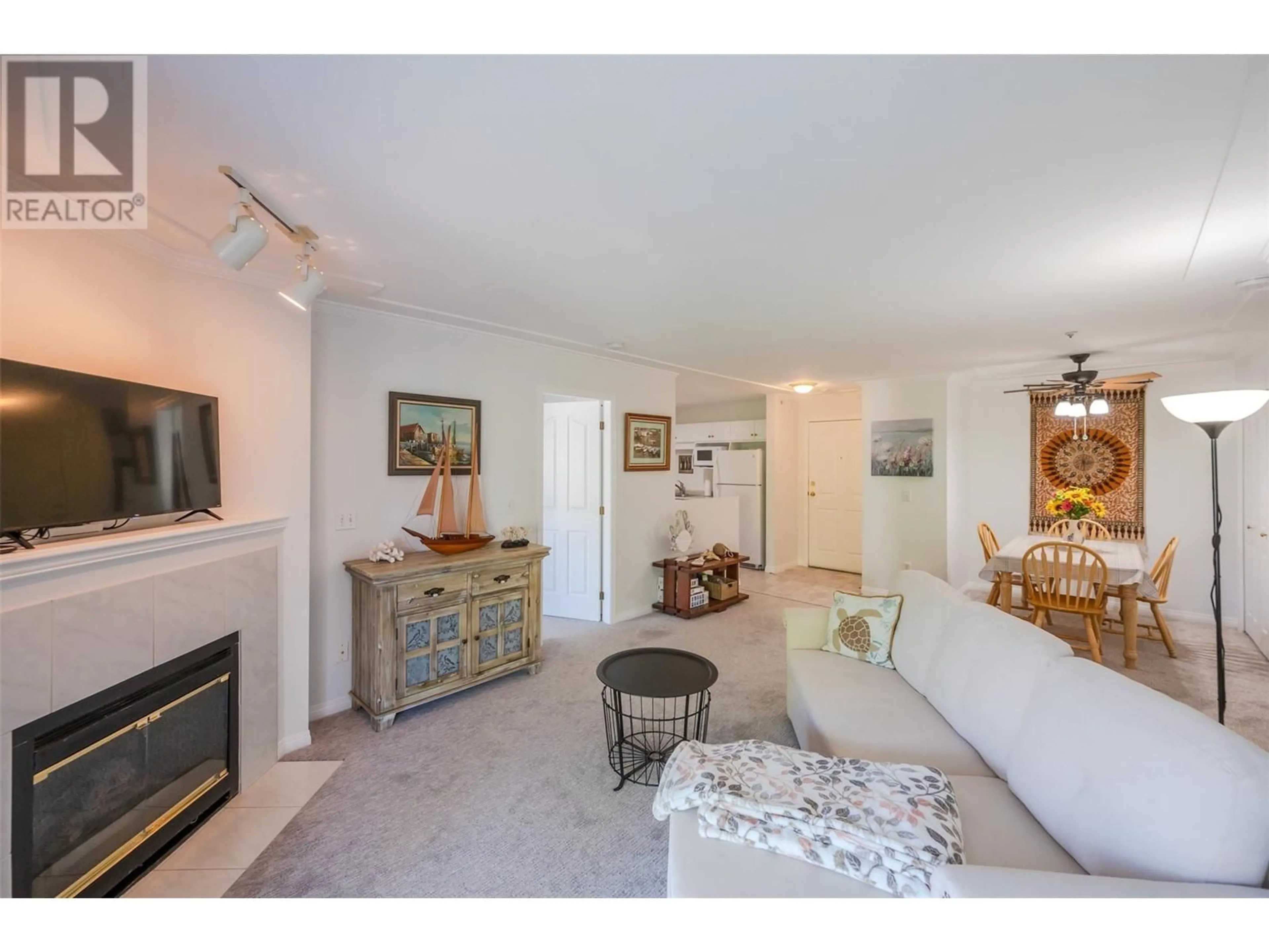 Living room with furniture, unknown for 406 - 329 RIGSBY STREET, Penticton British Columbia V2A5S6