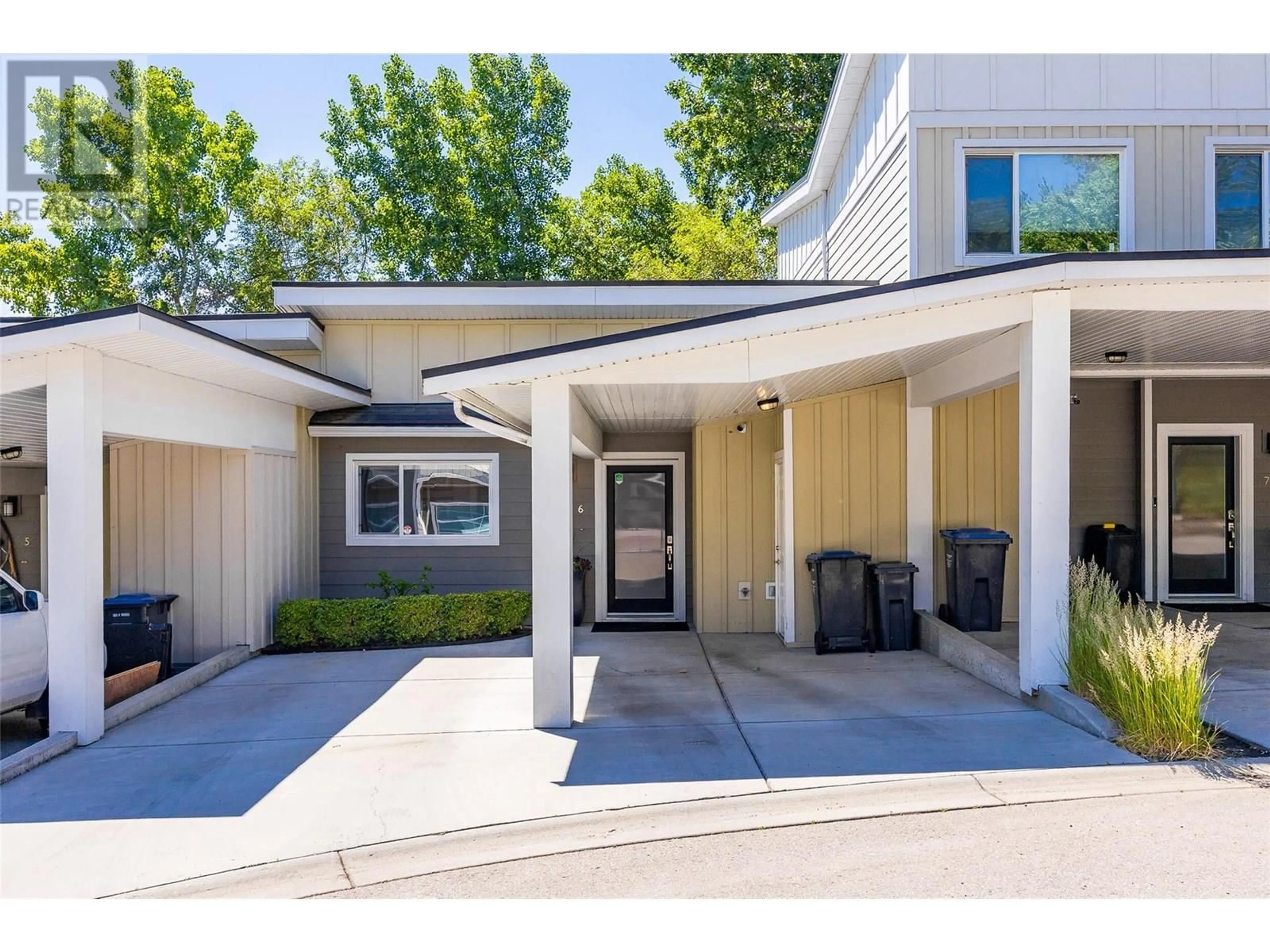 Home with vinyl exterior material, street for 6 - 1170 BRANT AVENUE, Kelowna British Columbia V1Y1N1
