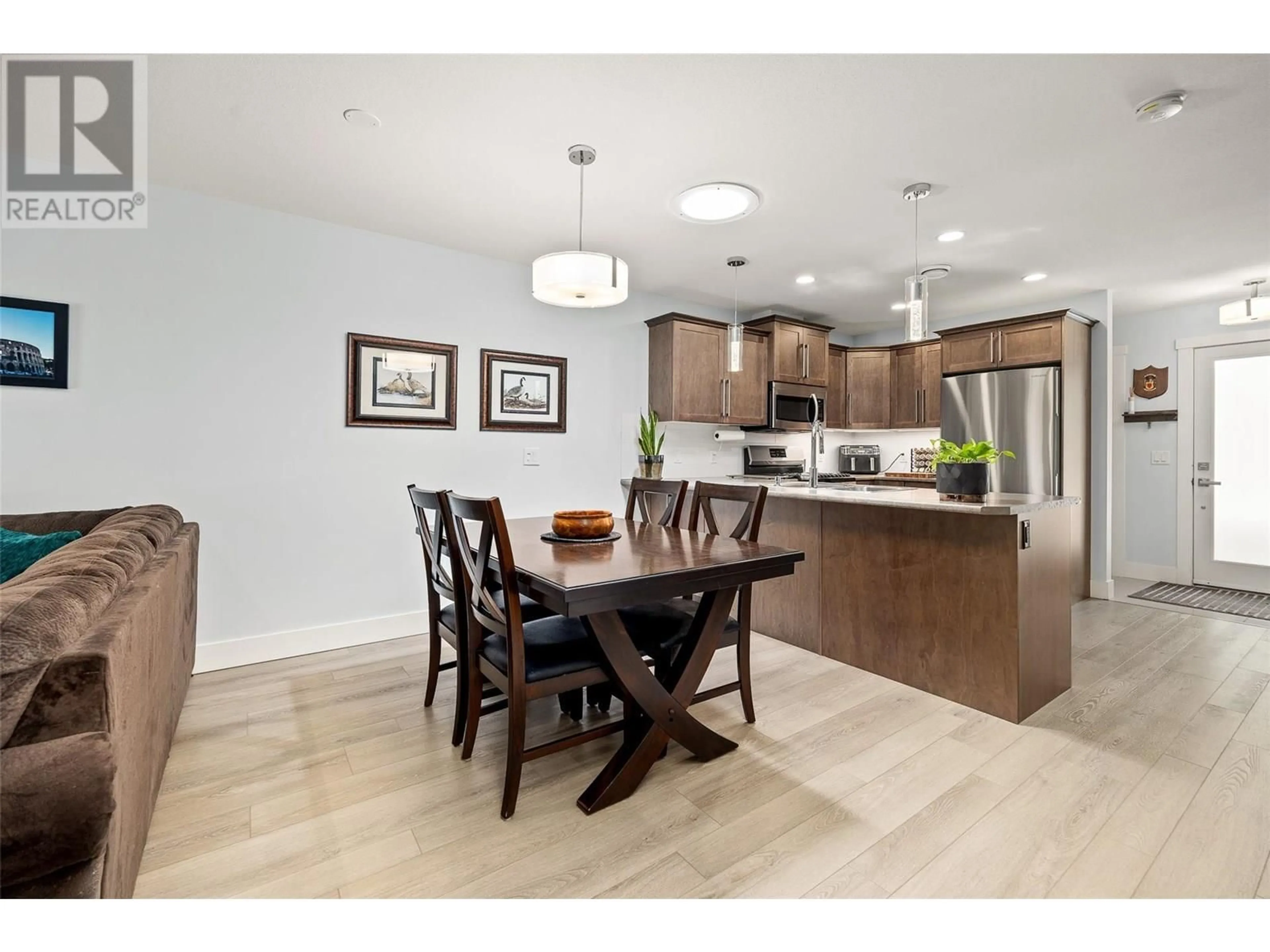 Open concept kitchen, wood/laminate floor for 6 - 1170 BRANT AVENUE, Kelowna British Columbia V1Y1N1