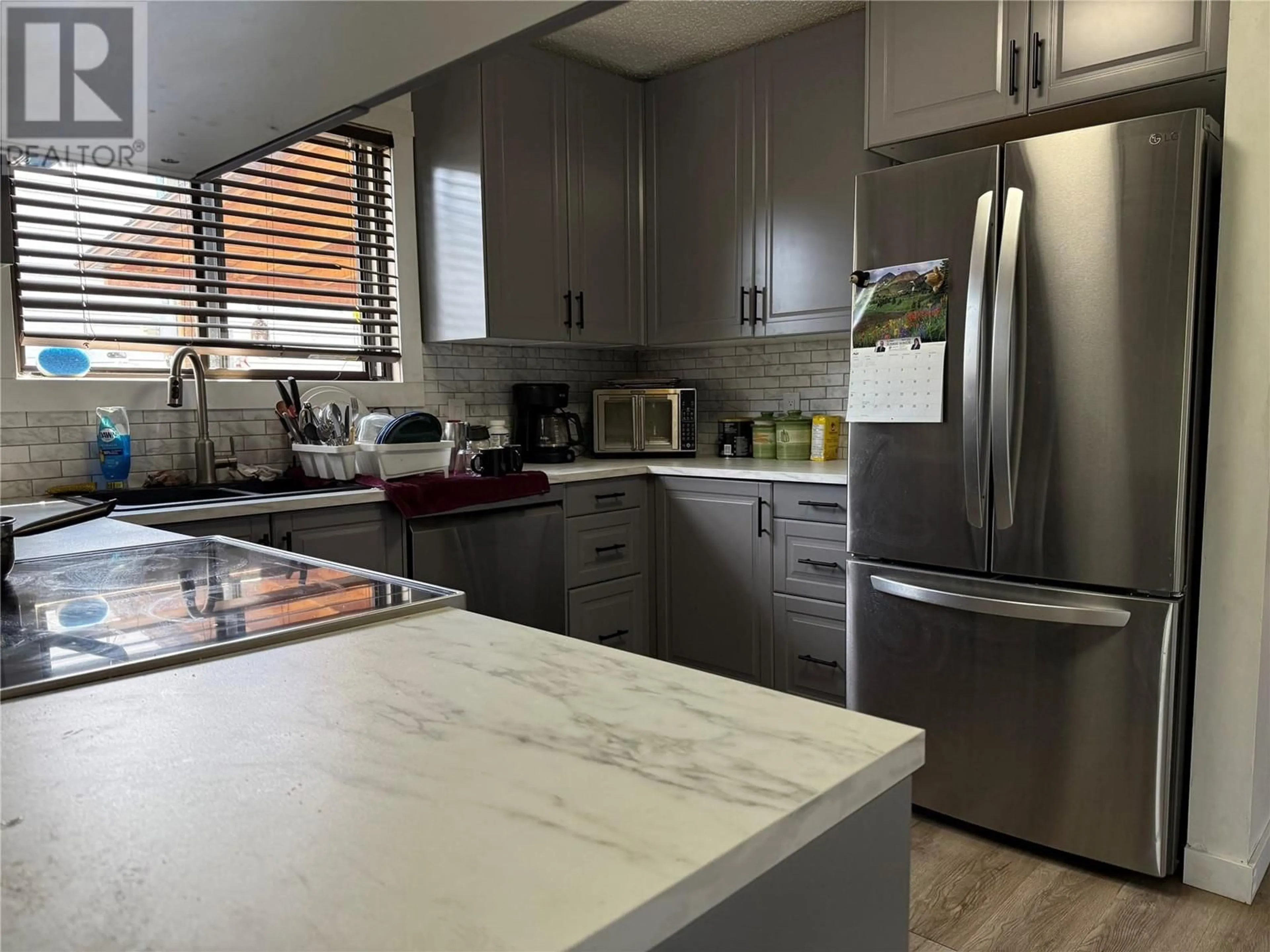 Contemporary kitchen, unknown for 6948 VISTA DRIVE, Kamloops British Columbia V0K2J0