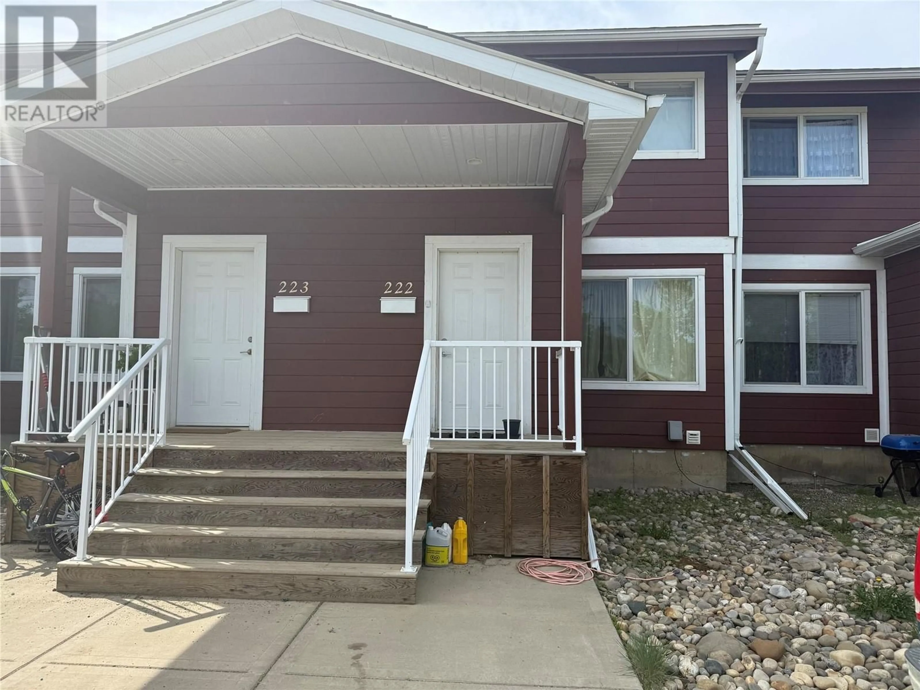 Home with vinyl exterior material, street for 222 - 1716 WILLOWBROOK CRESCENT, Dawson Creek British Columbia V1G2P9