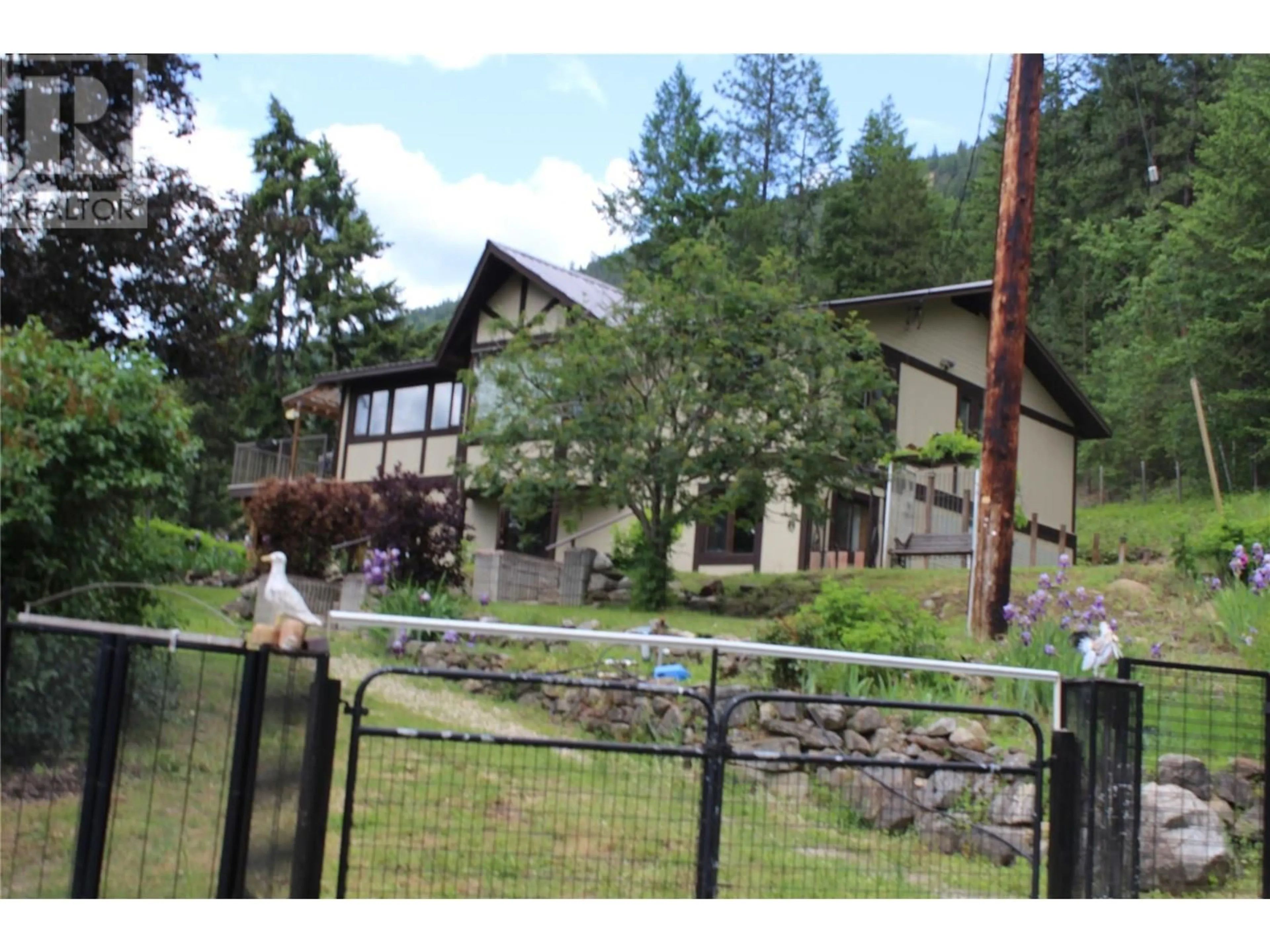 A pic from outside/outdoor area/front of a property/back of a property/a pic from drone, mountain view for 2087 SALMON RIVER ROAD, Salmon Arm British Columbia V1E4M1