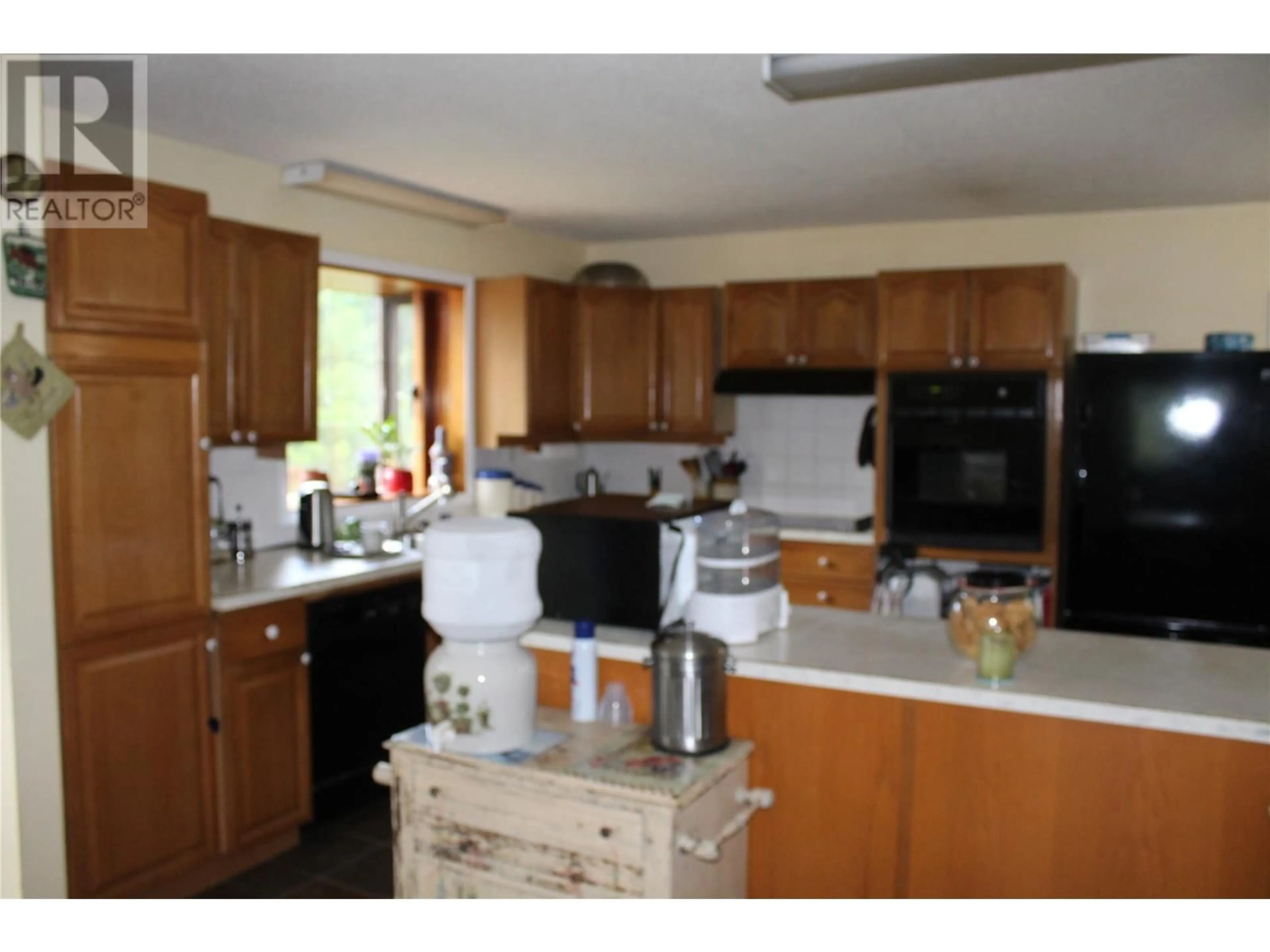 Standard kitchen, unknown for 2087 SALMON RIVER ROAD, Salmon Arm British Columbia V1E4M1