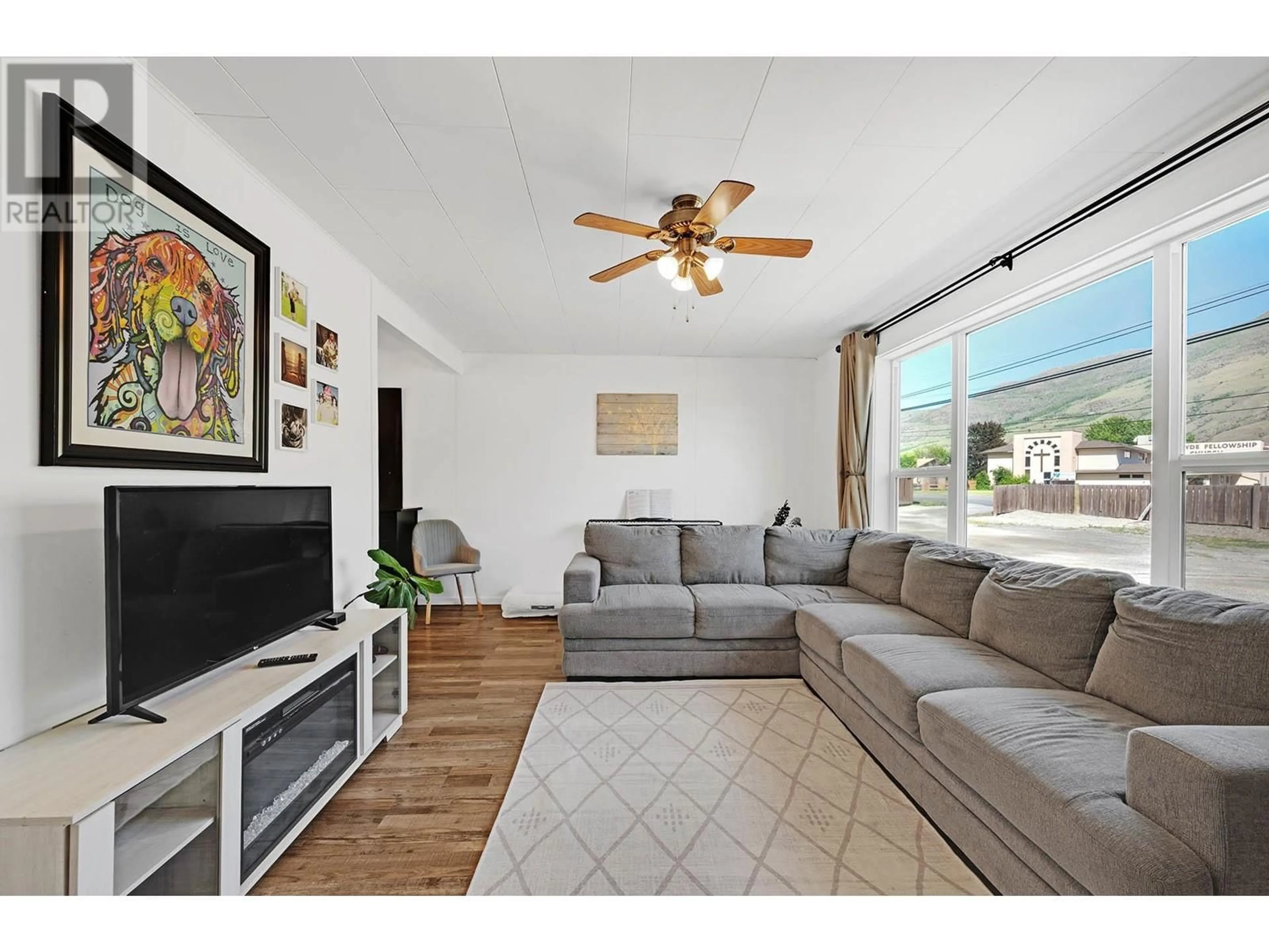 Living room with furniture, unknown for 2820 WESTSYDE ROAD, Kamloops British Columbia V2B7E3