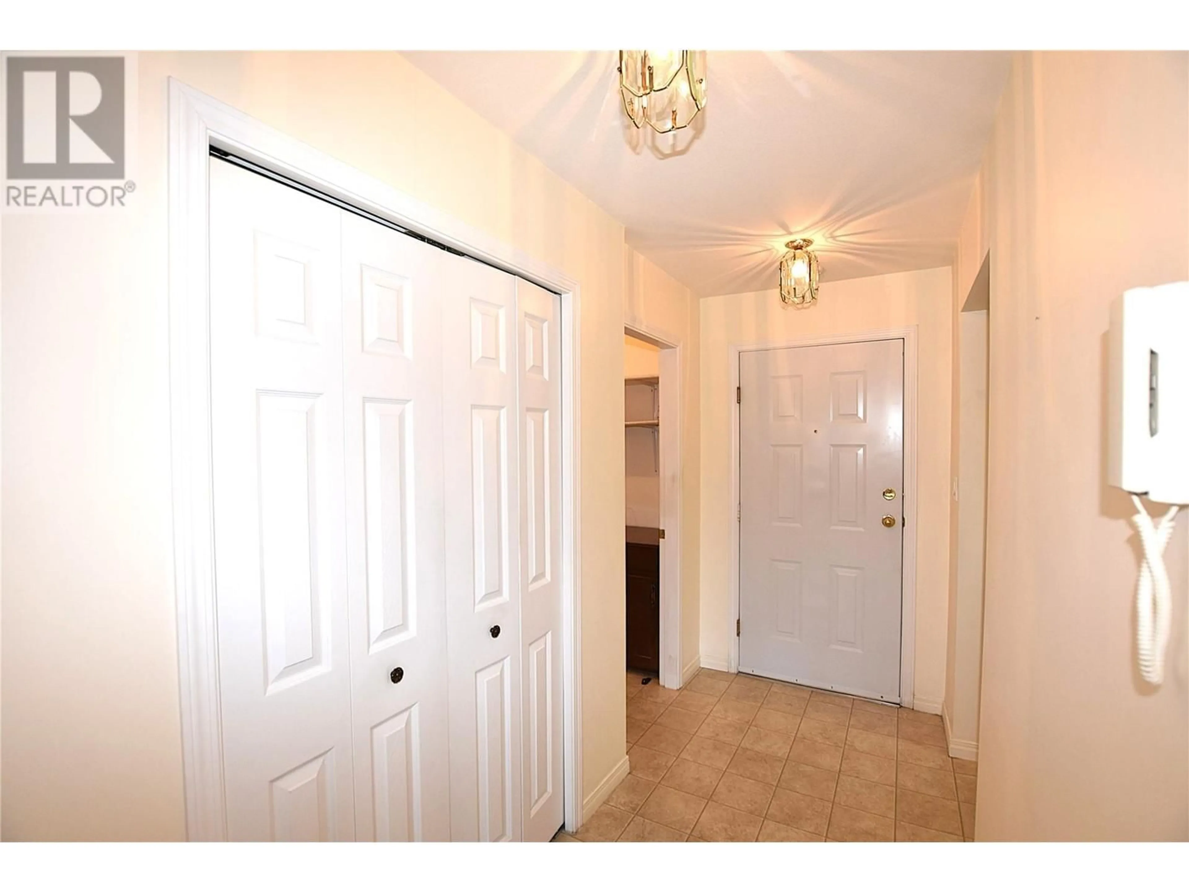 Indoor entryway for 407 - 3806 35 AVENUE, Vernon British Columbia V1T9N6