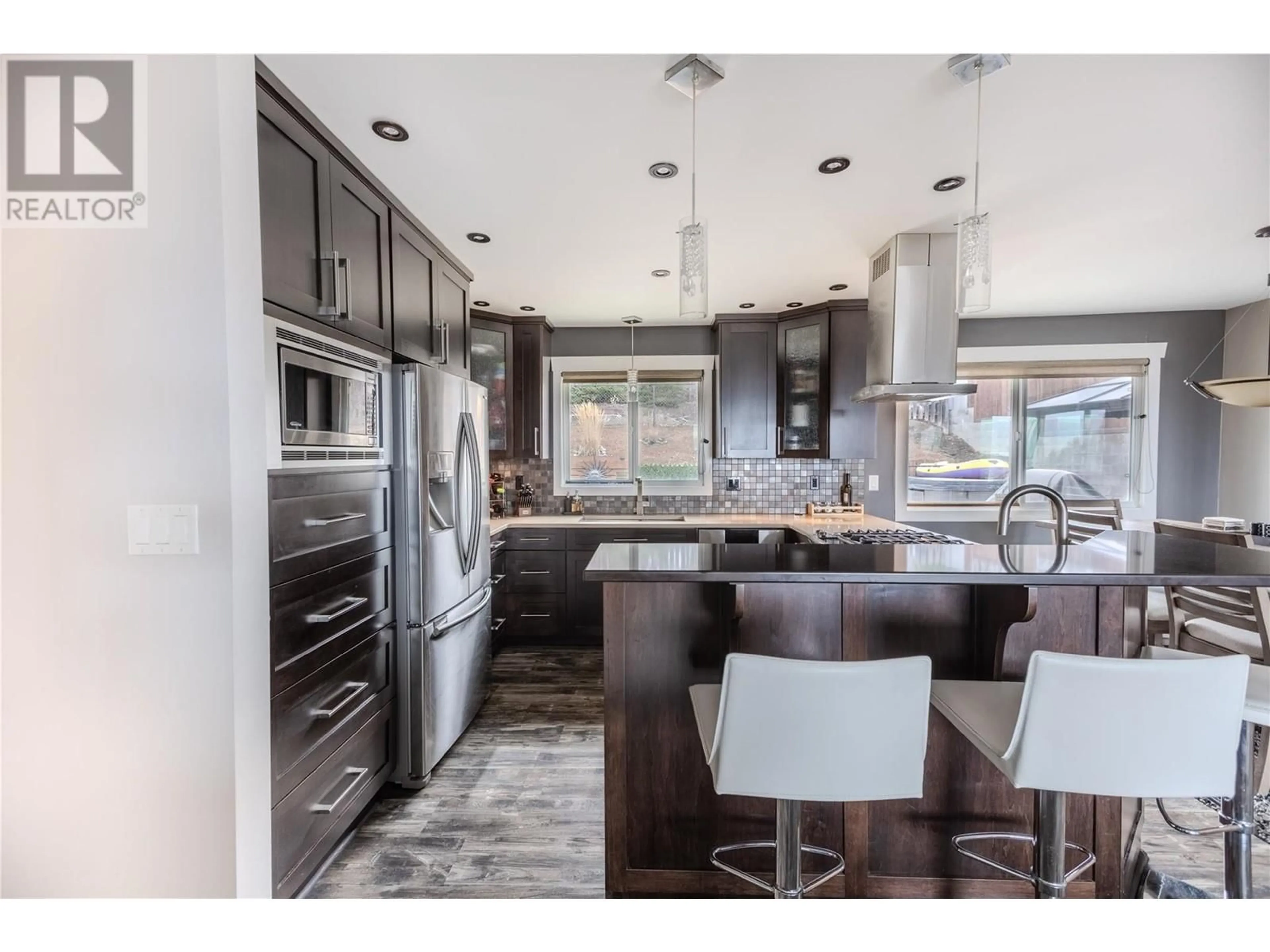 Contemporary kitchen, ceramic/tile floor for 878 GLENEAGLES DRIVE, Kamloops British Columbia V2E1K3