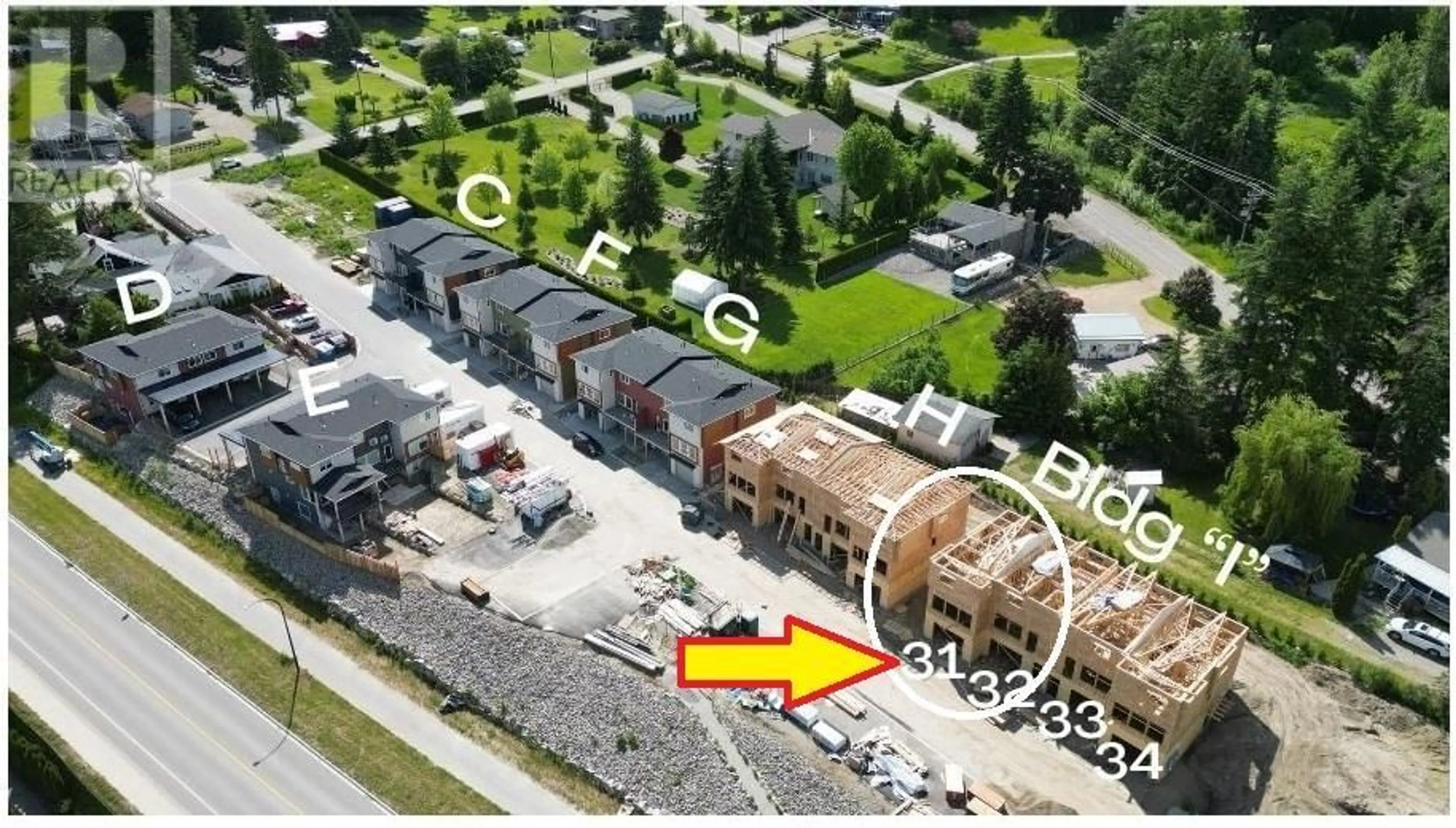 A pic from outside/outdoor area/front of a property/back of a property/a pic from drone, building for 31 - 981 12 STREET SOUTHEAST, Salmon Arm British Columbia V1E2C8