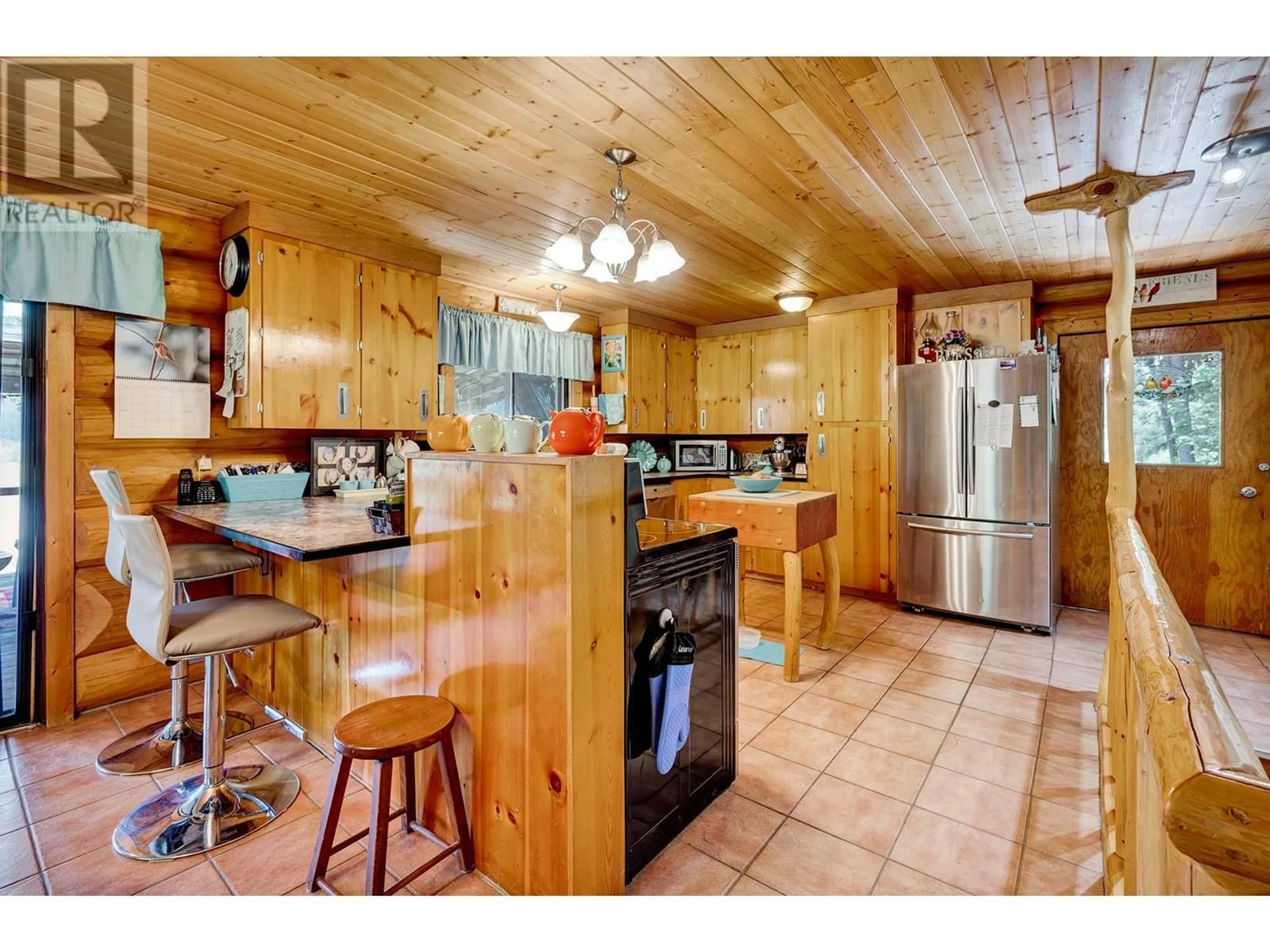 Open concept kitchen, unknown for 8489 YELLOWHEAD HIGHWAY, Little Fort British Columbia V0E1R0