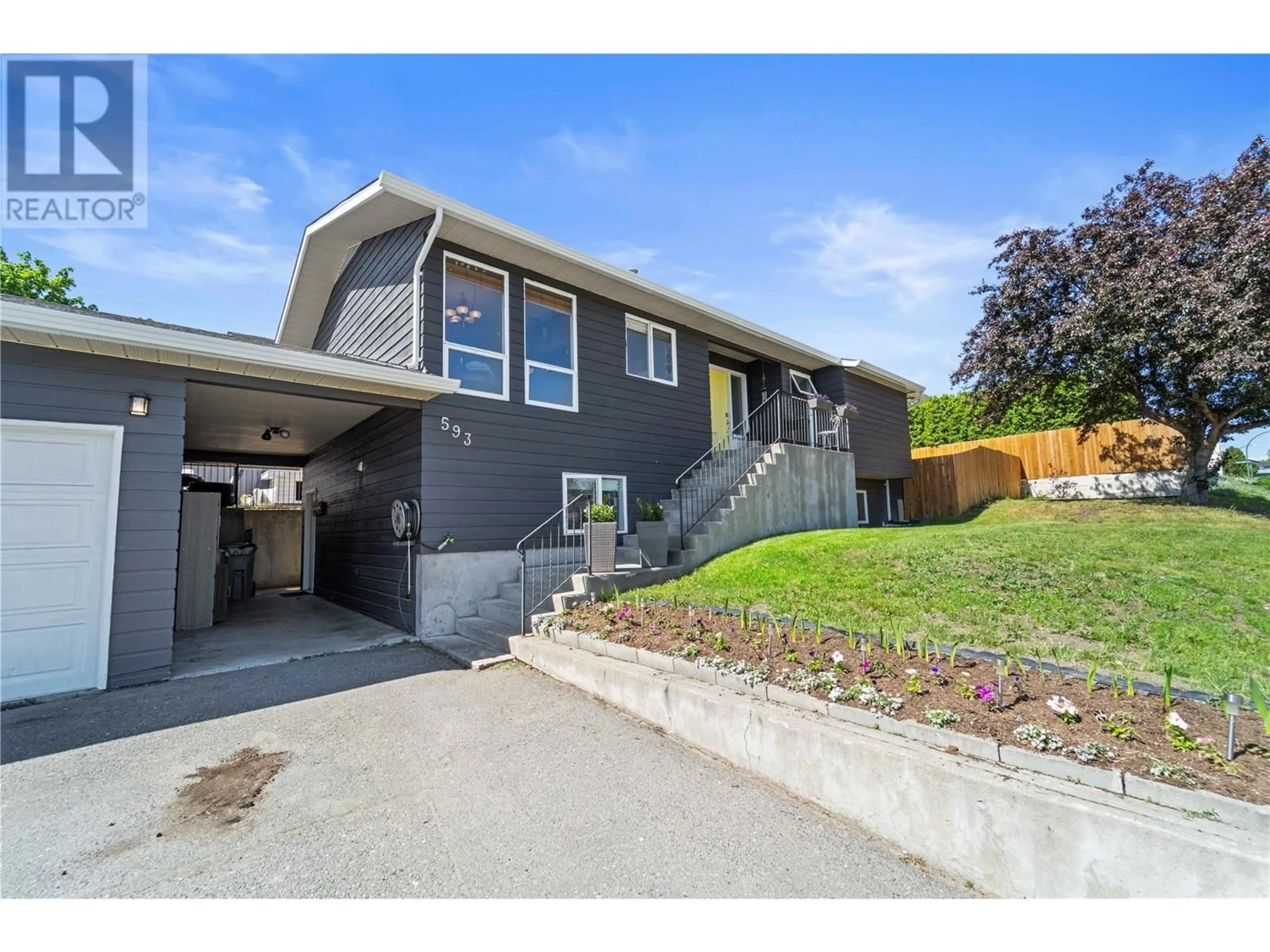 Home with vinyl exterior material, street for 593 BRAEMAR DRIVE, Kamloops British Columbia V1S1H6