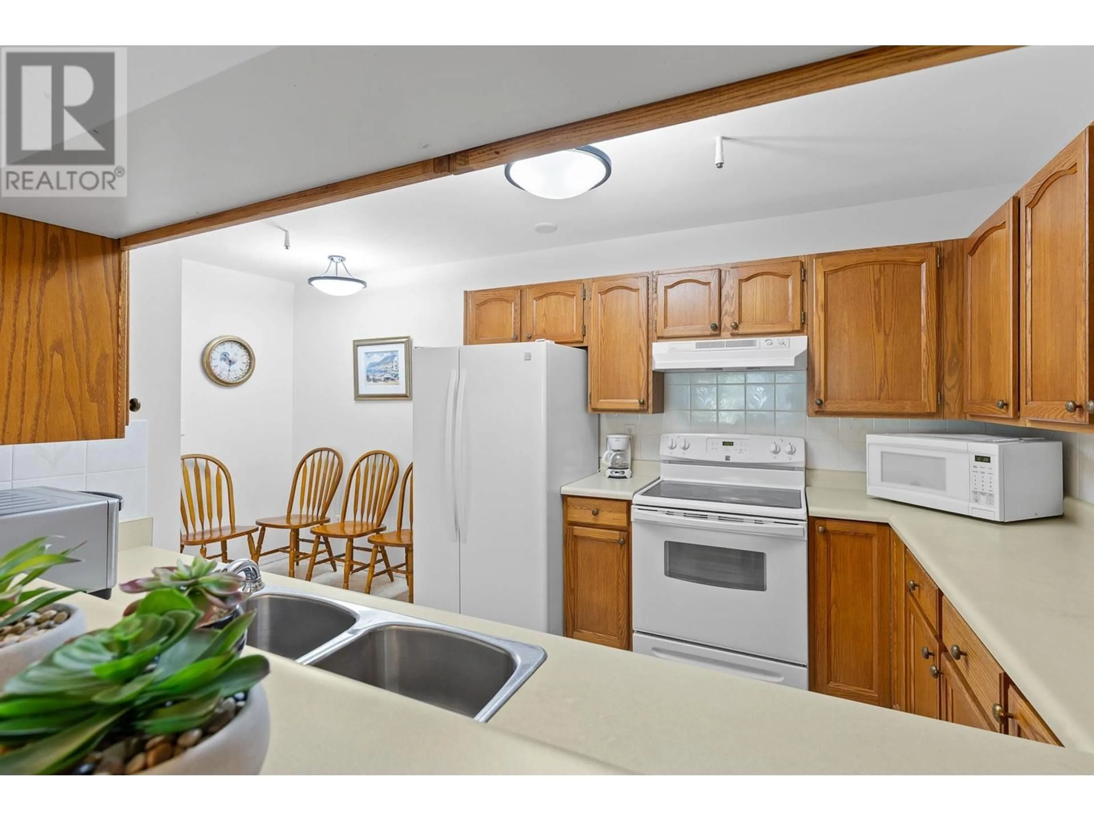 Standard kitchen, unknown for 226 - 1045 SUTHERLAND AVENUE, Kelowna British Columbia V1Y5Y1