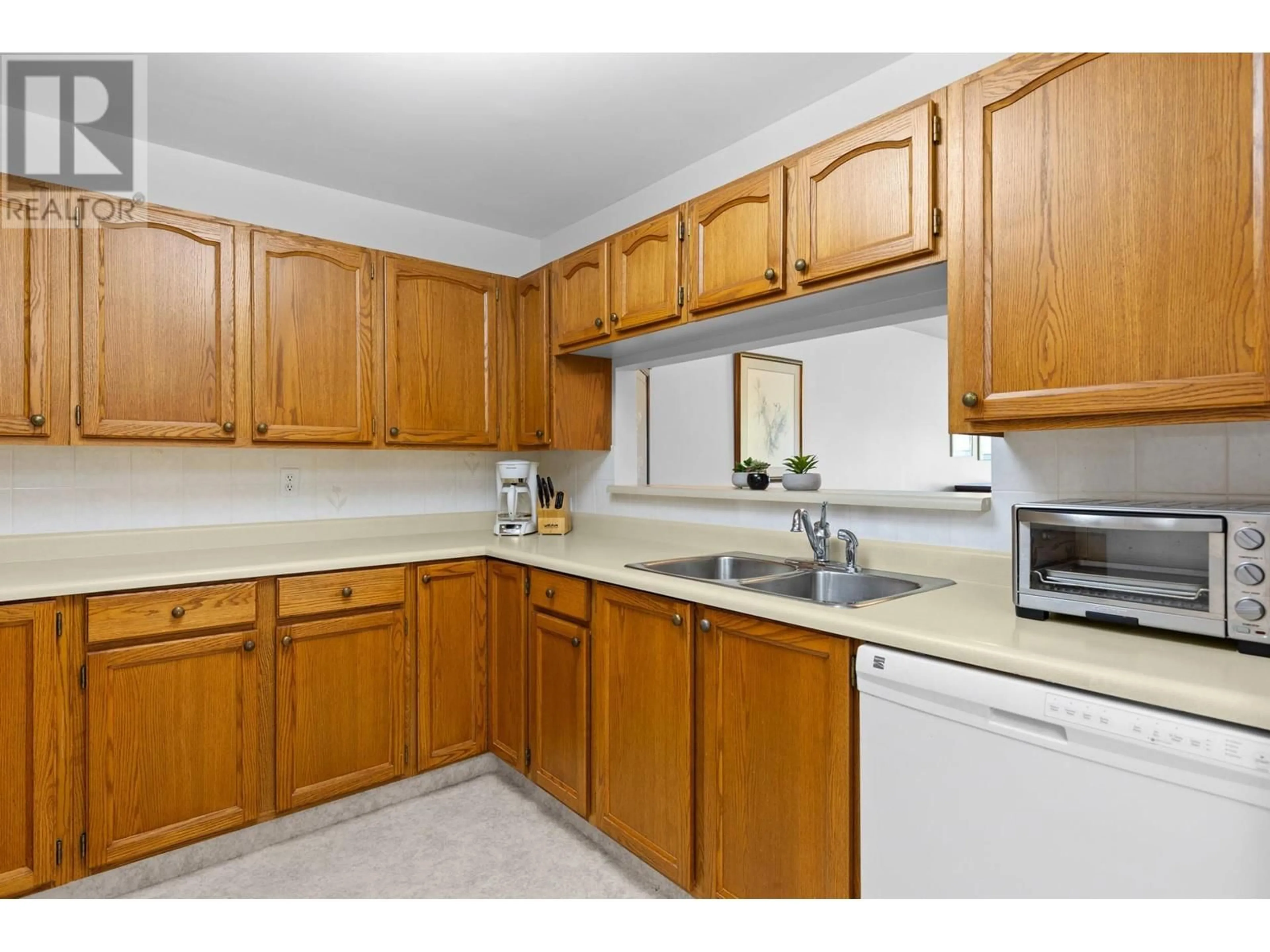 Standard kitchen, unknown for 226 - 1045 SUTHERLAND AVENUE, Kelowna British Columbia V1Y5Y1