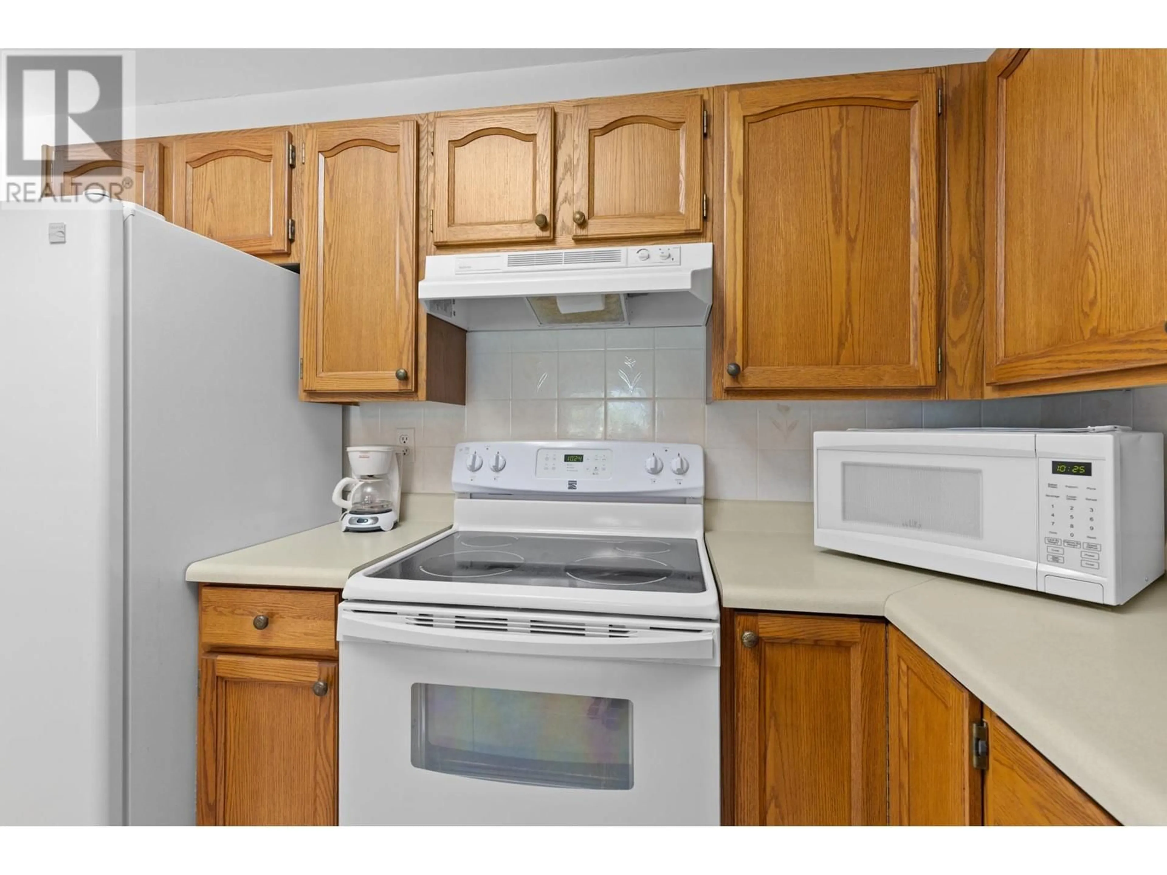 Standard kitchen, unknown for 226 - 1045 SUTHERLAND AVENUE, Kelowna British Columbia V1Y5Y1