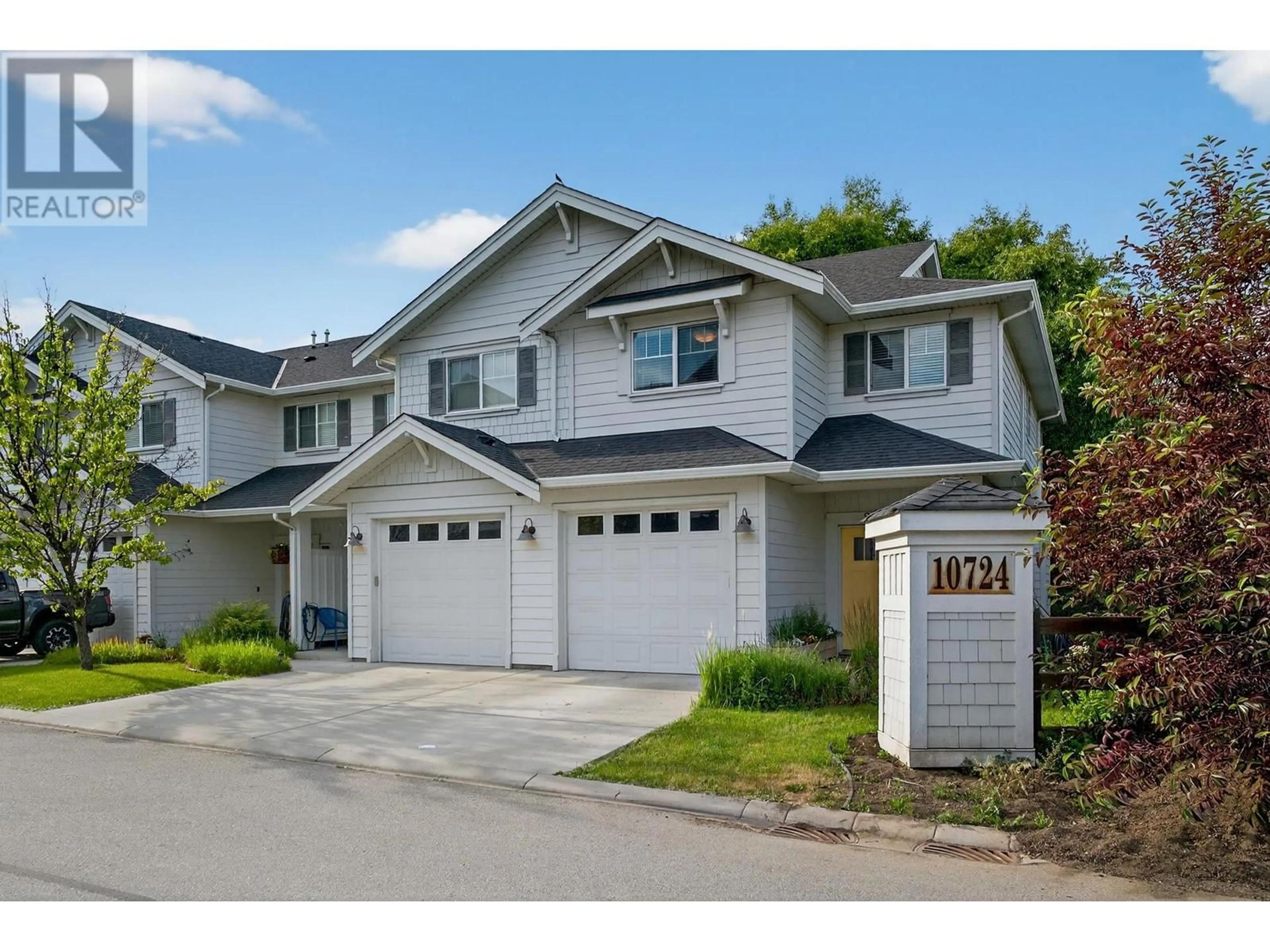 Home with vinyl exterior material, street for 2 - 10724 BOTTOM WOOD LAKE ROAD, Lake Country British Columbia V4V2T3
