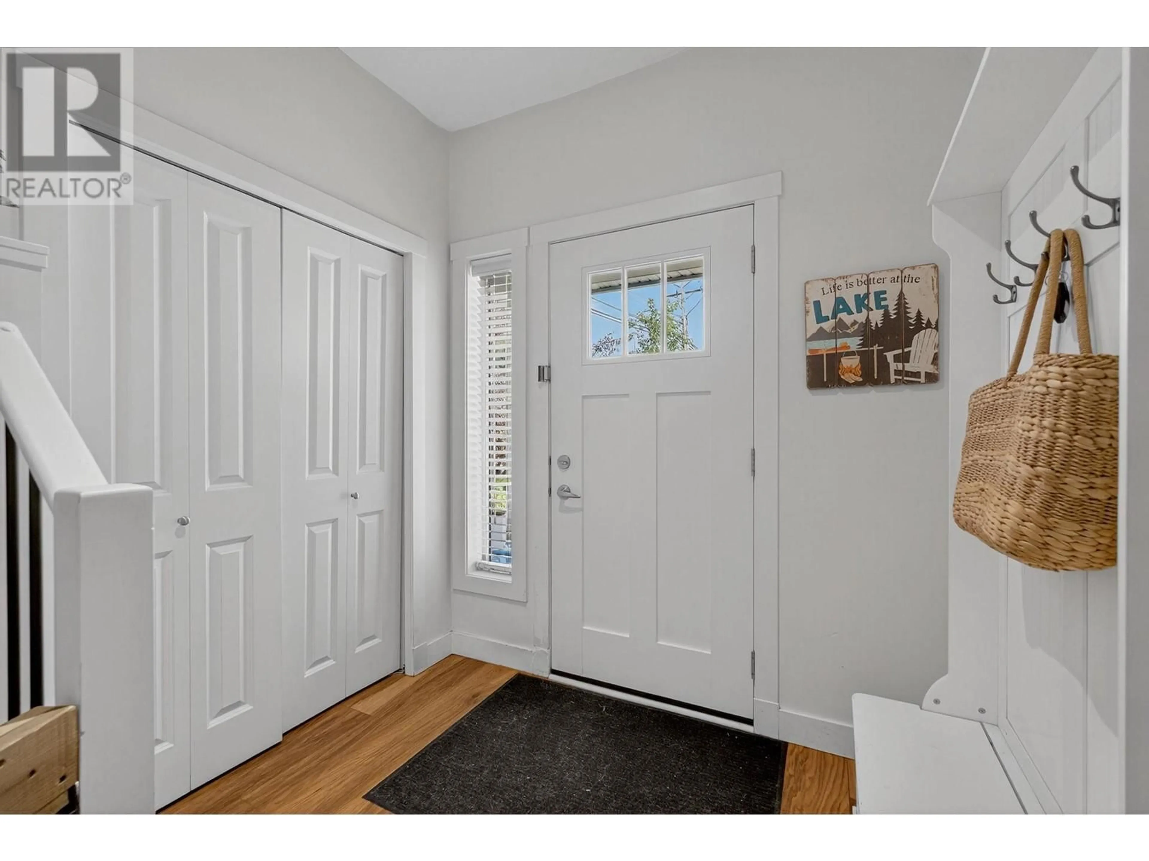 Indoor entryway for 2 - 10724 BOTTOM WOOD LAKE ROAD, Lake Country British Columbia V4V2T3