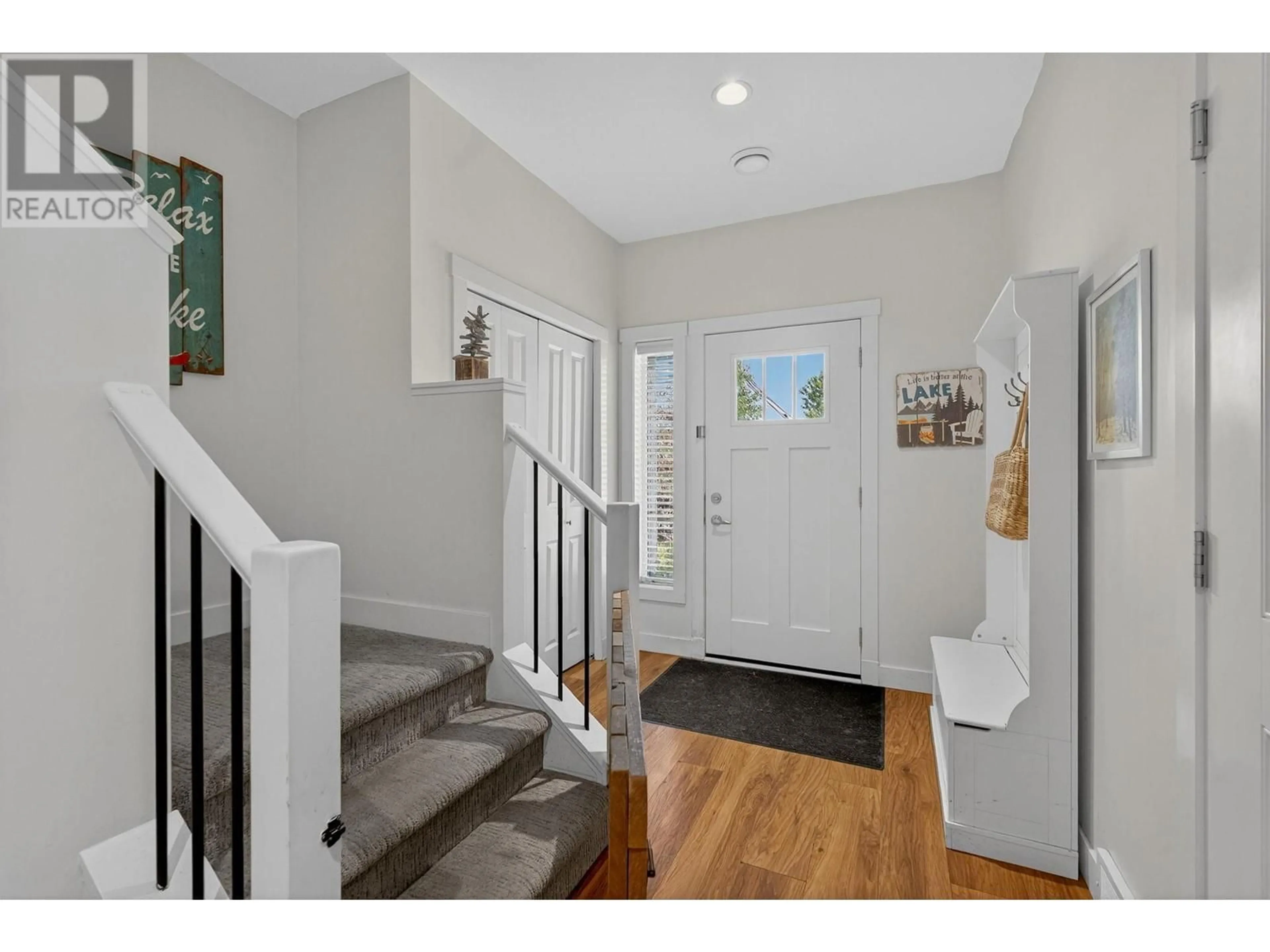 Indoor entryway for 2 - 10724 BOTTOM WOOD LAKE ROAD, Lake Country British Columbia V4V2T3