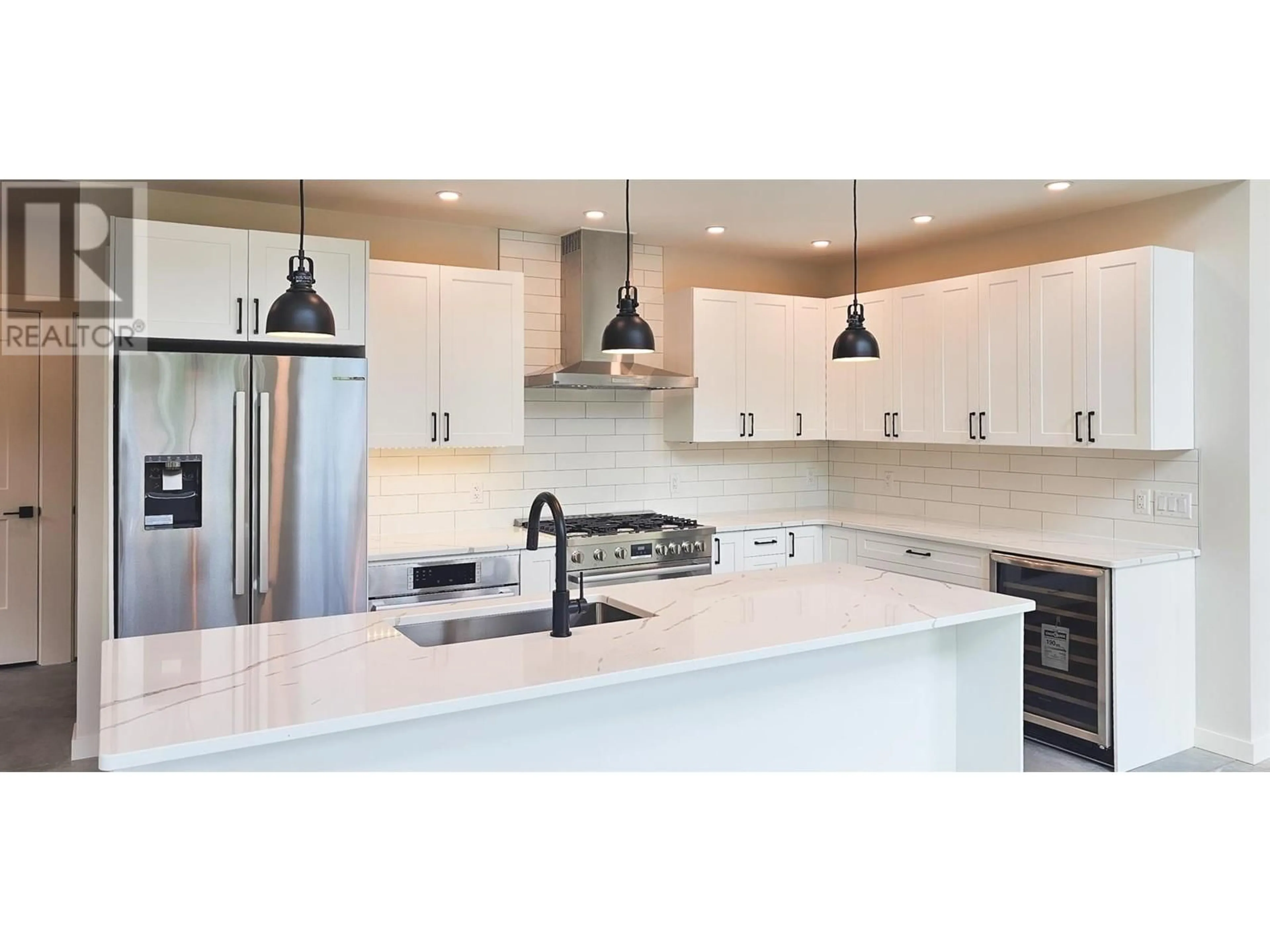 Contemporary kitchen, unknown for 2801 HARLOW ROAD, Nelson British Columbia V1L6L3