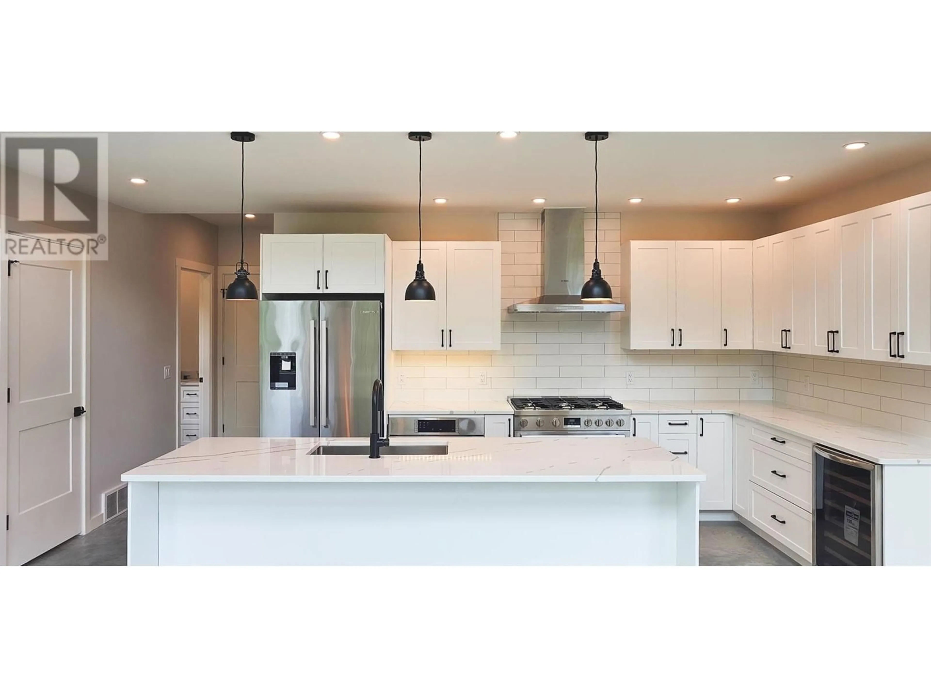 Contemporary kitchen, unknown for 2801 HARLOW ROAD, Nelson British Columbia V1L6L3