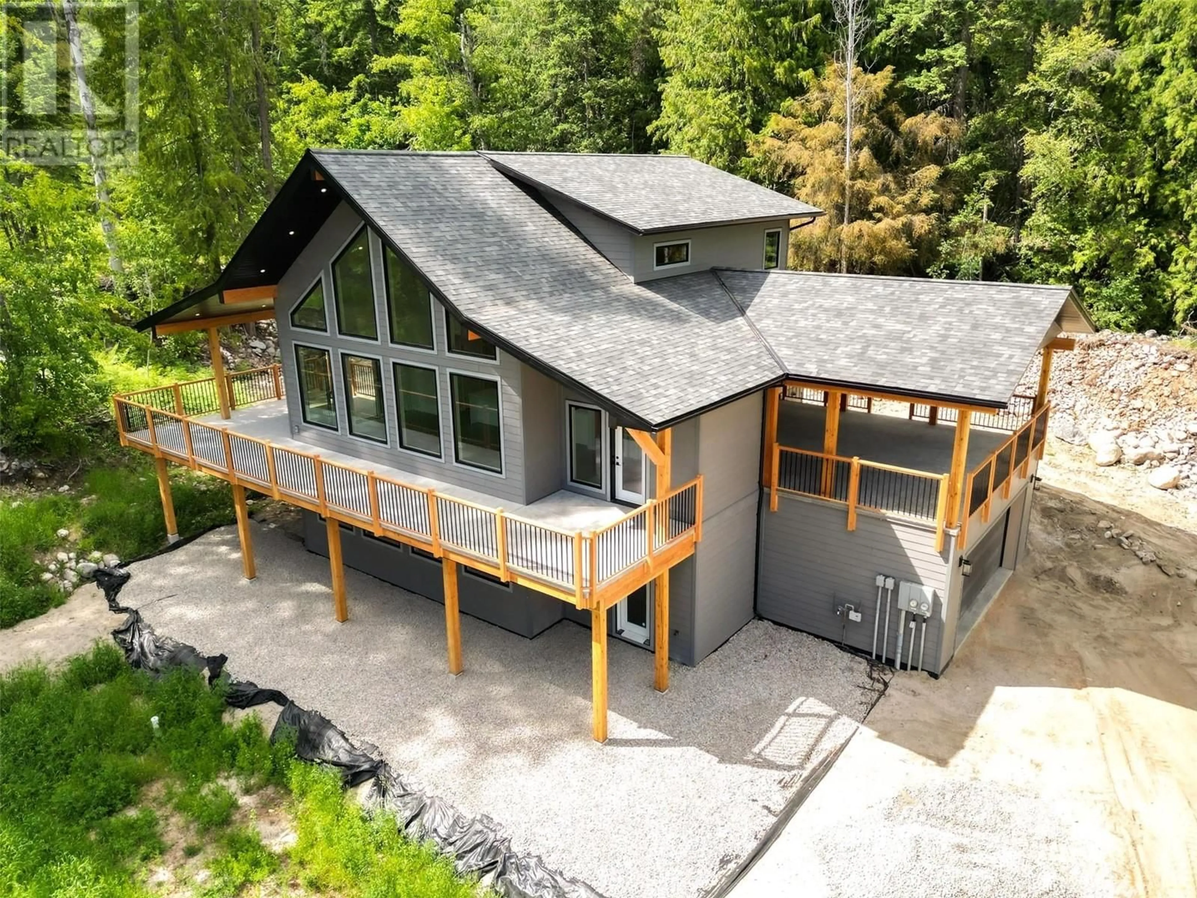 A pic from outside/outdoor area/front of a property/back of a property/a pic from drone, unknown for 2801 HARLOW ROAD, Nelson British Columbia V1L6L3