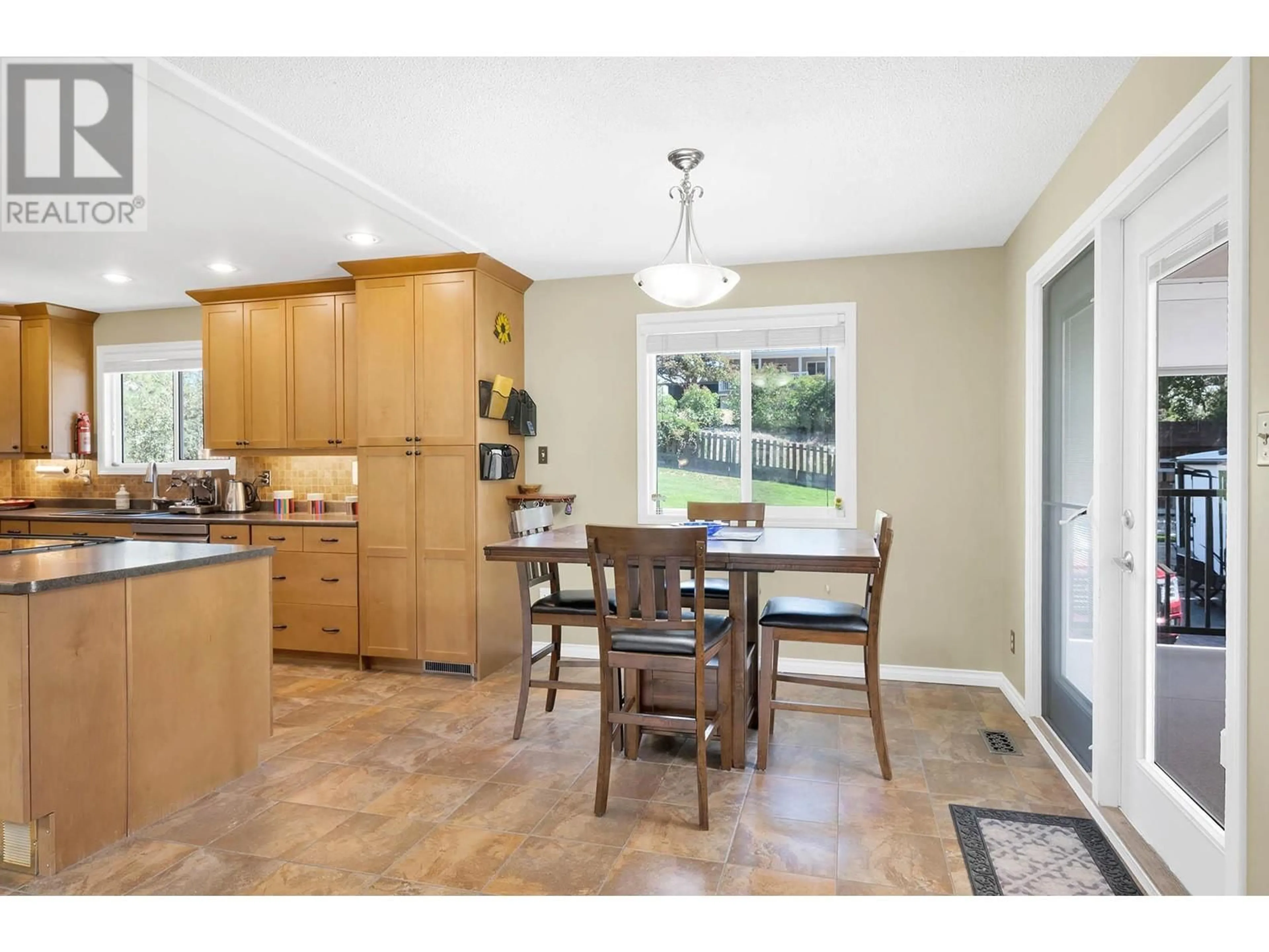 Open concept kitchen, unknown for 1206 HIGHRIDGE DRIVE, Kamloops British Columbia V2C5G6
