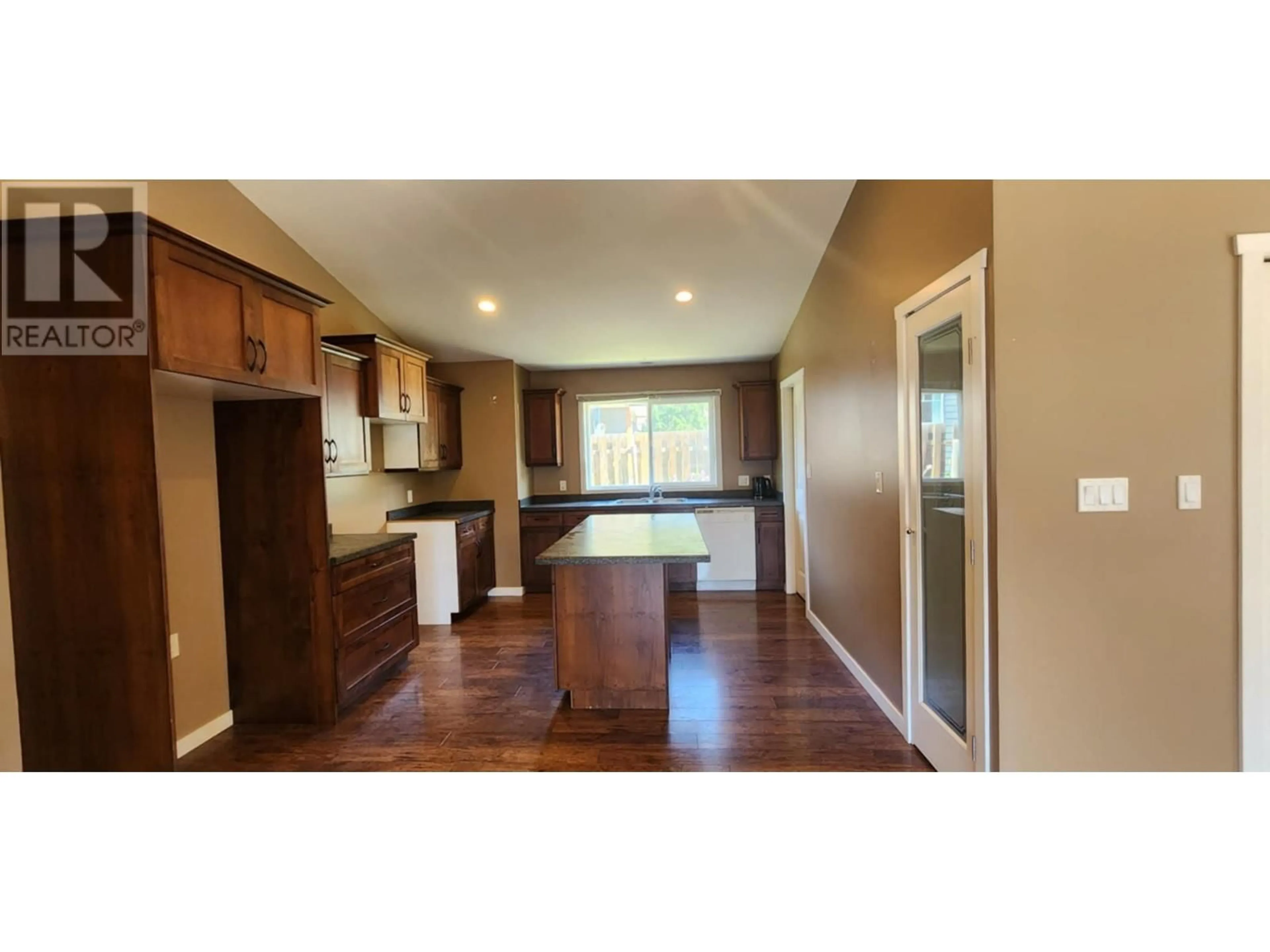 Open concept kitchen, unknown for 5658 LYNES ROAD, Falkland British Columbia V0E1W0