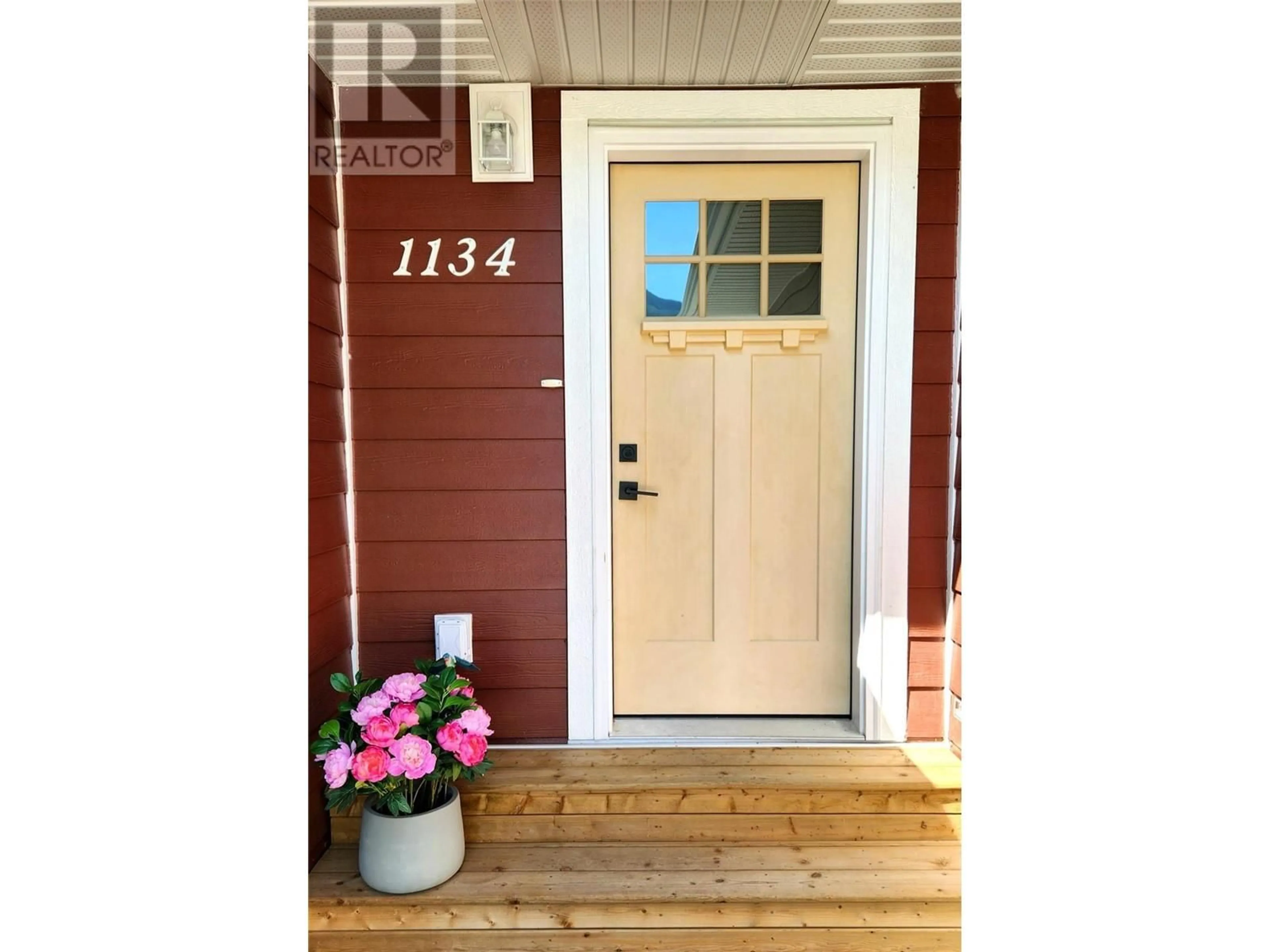 Indoor entryway for 1134 HAWTHORN ROW, Sicamous British Columbia V0E2V0