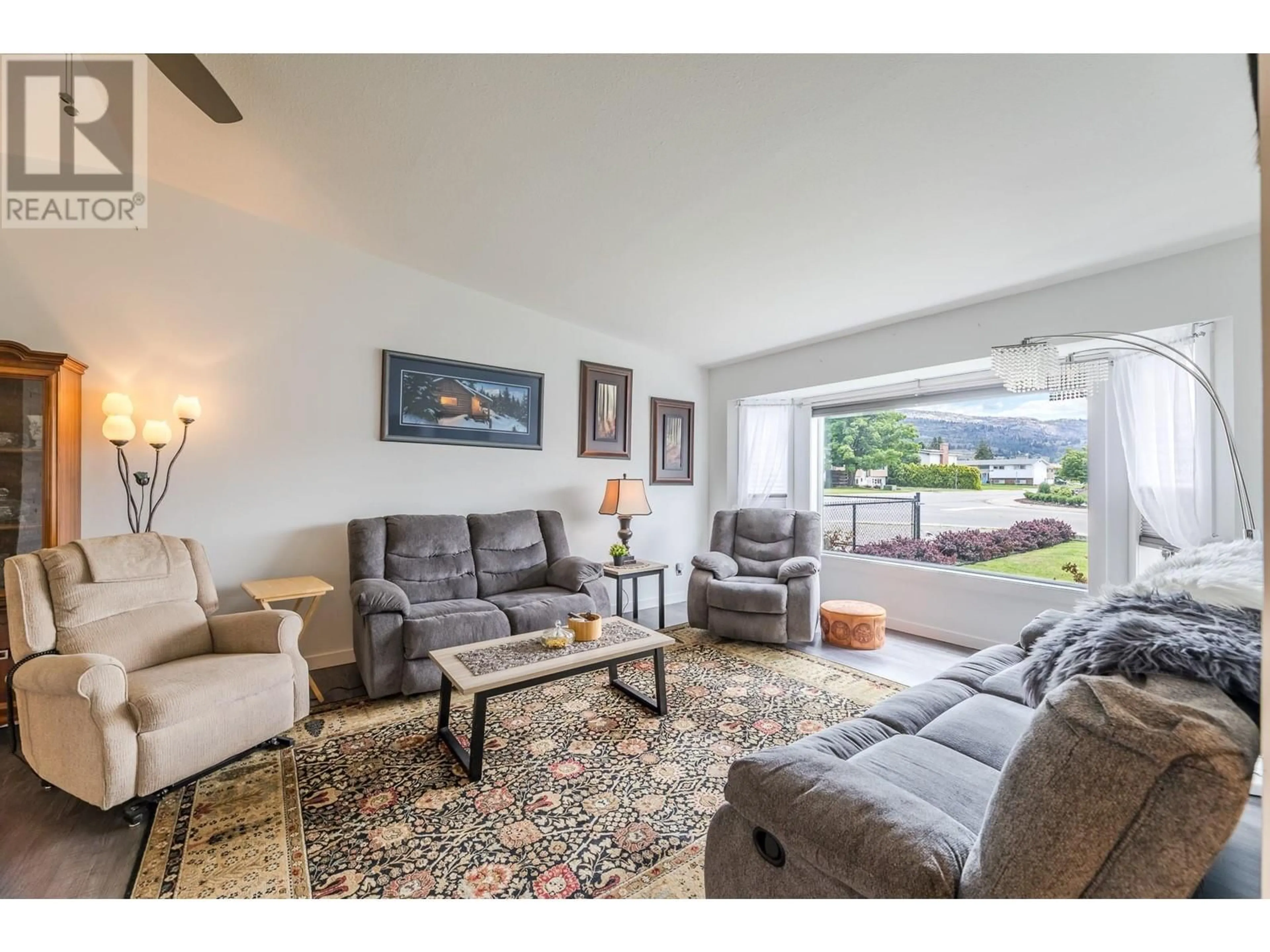 Living room with furniture, unknown for 2357 CORNWALL DRIVE, Penticton British Columbia V2A7T1