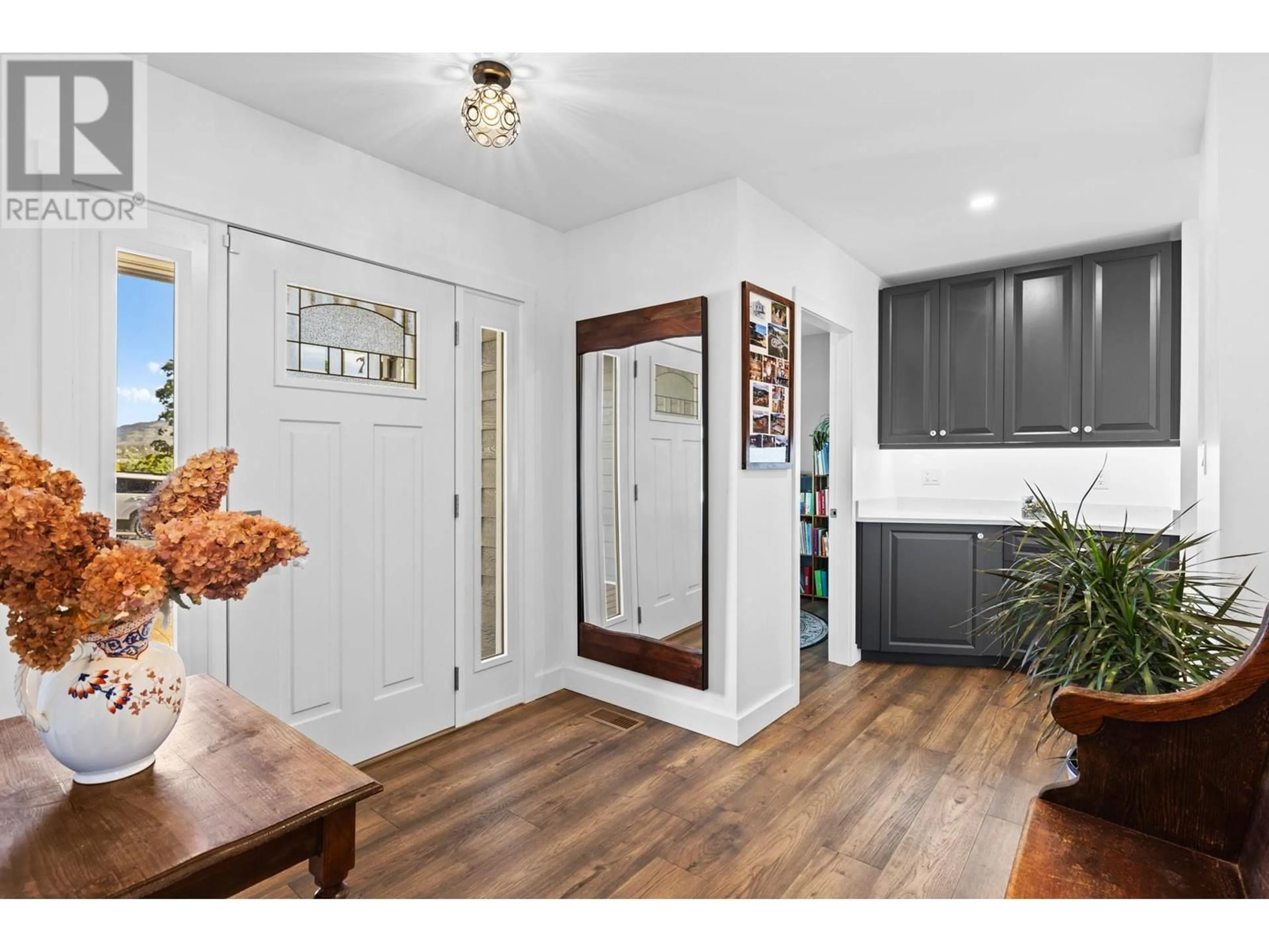 Indoor entryway for 7207 TUCELNUIT DRIVE, Oliver British Columbia V0H1T2