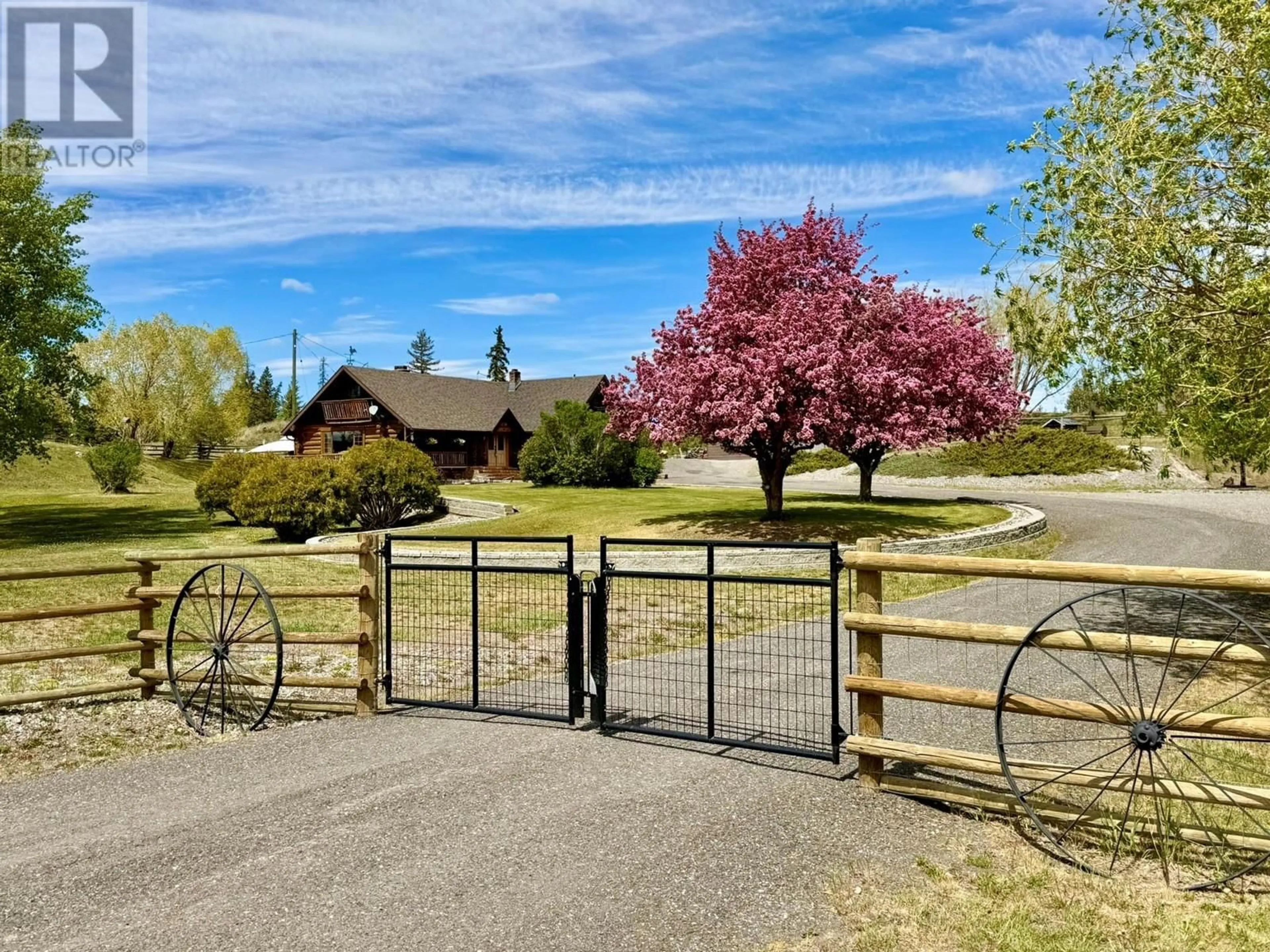 A pic from outside/outdoor area/front of a property/back of a property/a pic from drone, street for 1273 CHASM ROAD, Clinton British Columbia V0K1K0