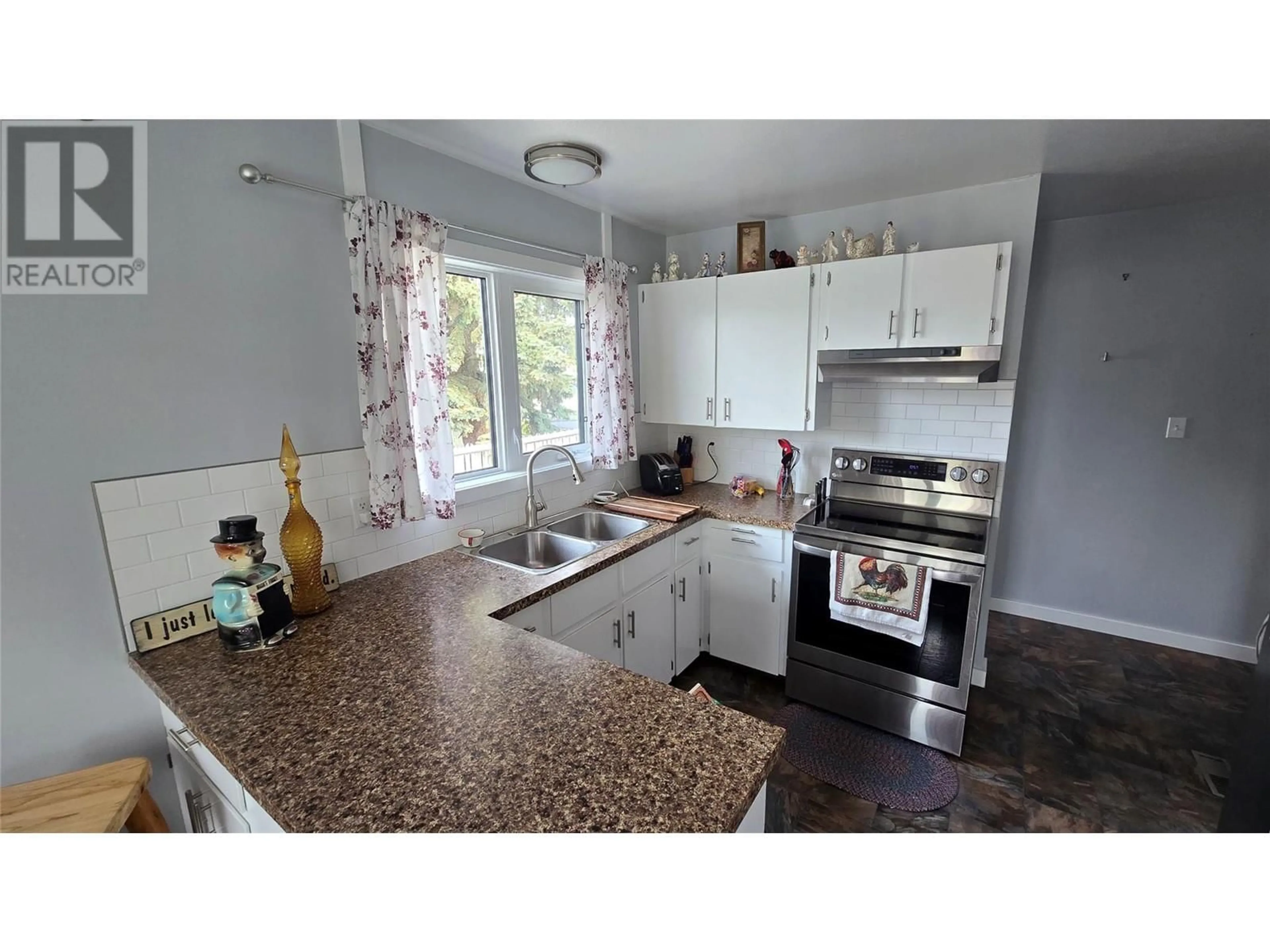 Standard kitchen, unknown for 1036 121 AVENUE, Dawson Creek British Columbia V1G3K4