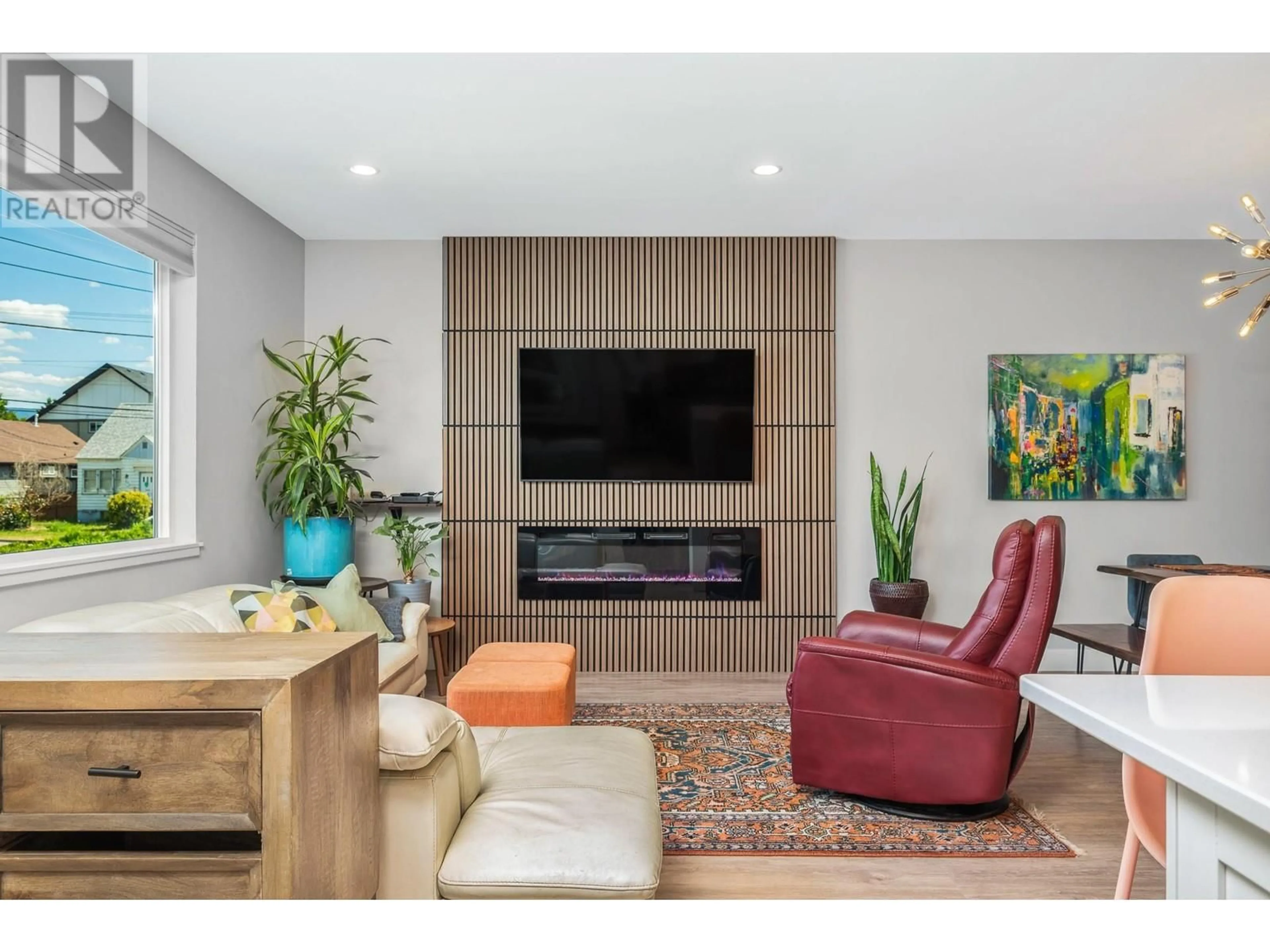 Living room with furniture, unknown for 1 - 3910 26 STREET, Vernon British Columbia V1T4V4